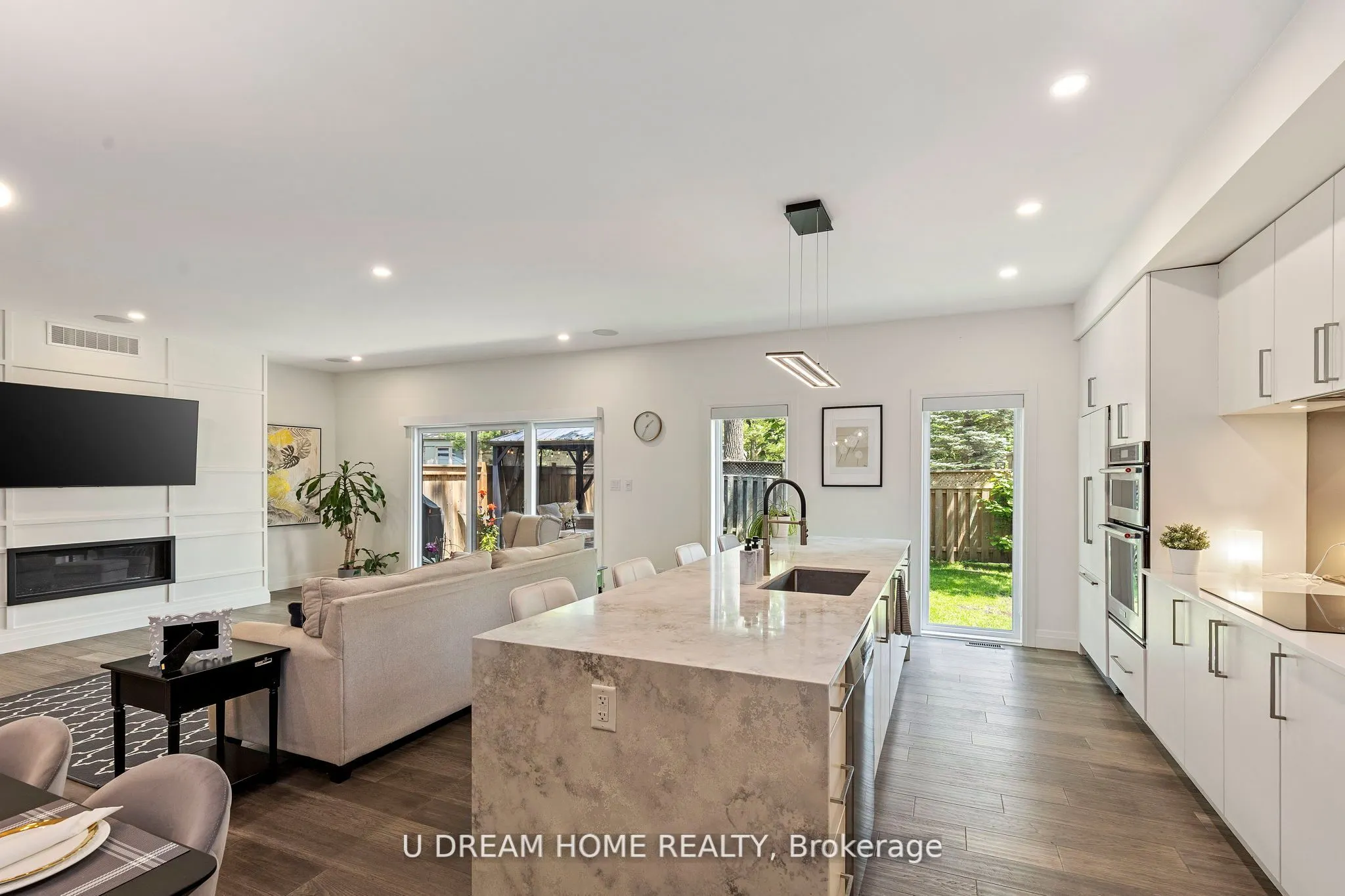 1195 RIVERSIDE Drive, #12