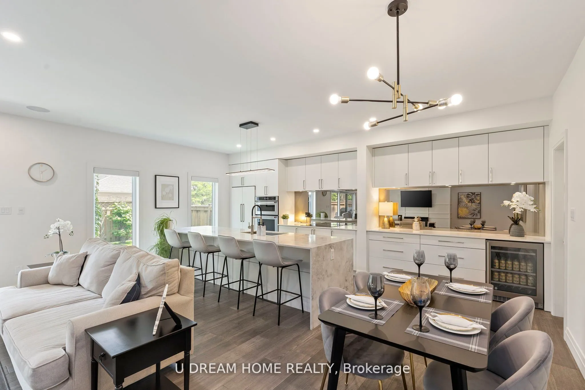 1195 RIVERSIDE Drive, #12