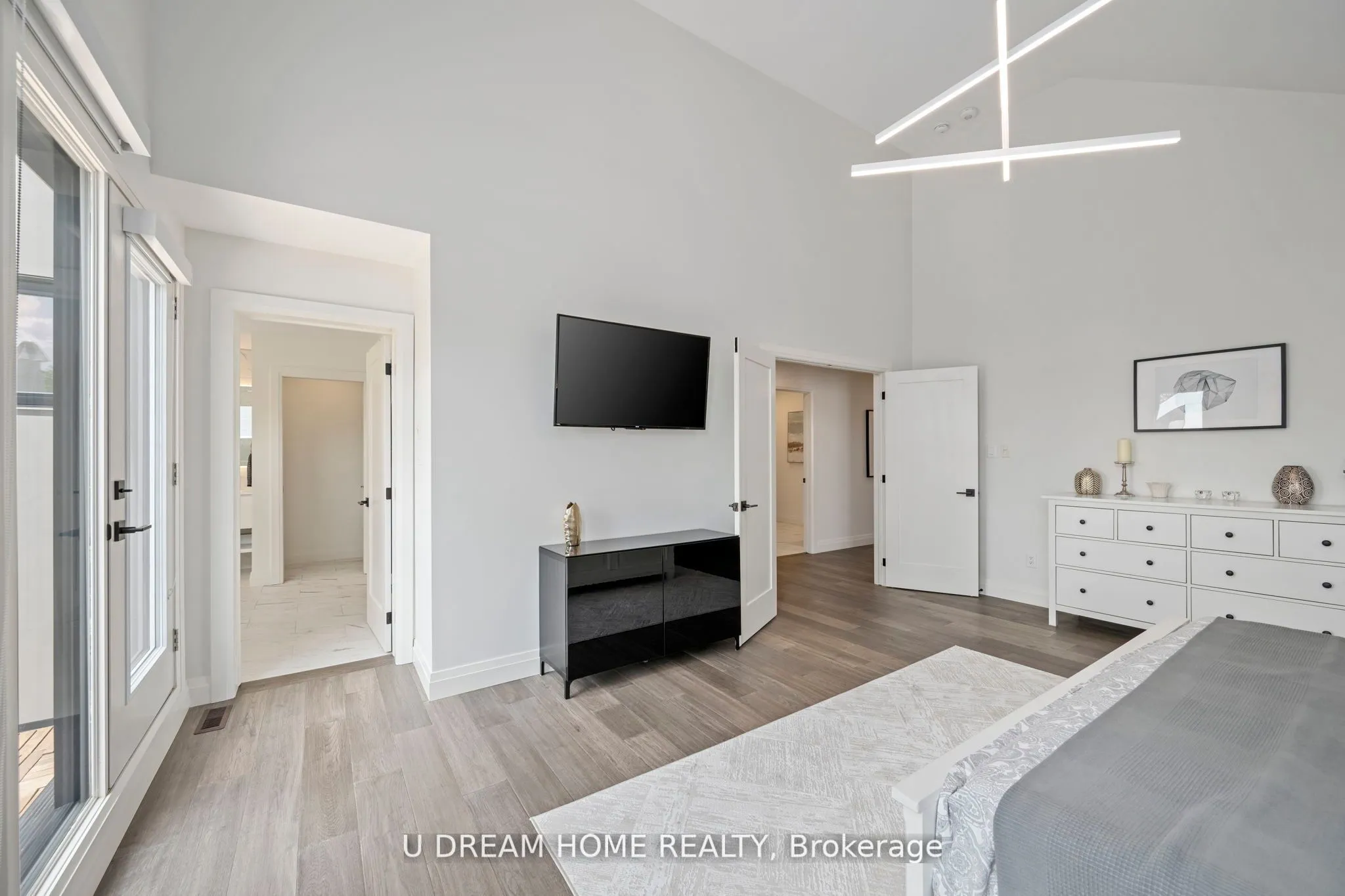 1195 RIVERSIDE Drive, #12