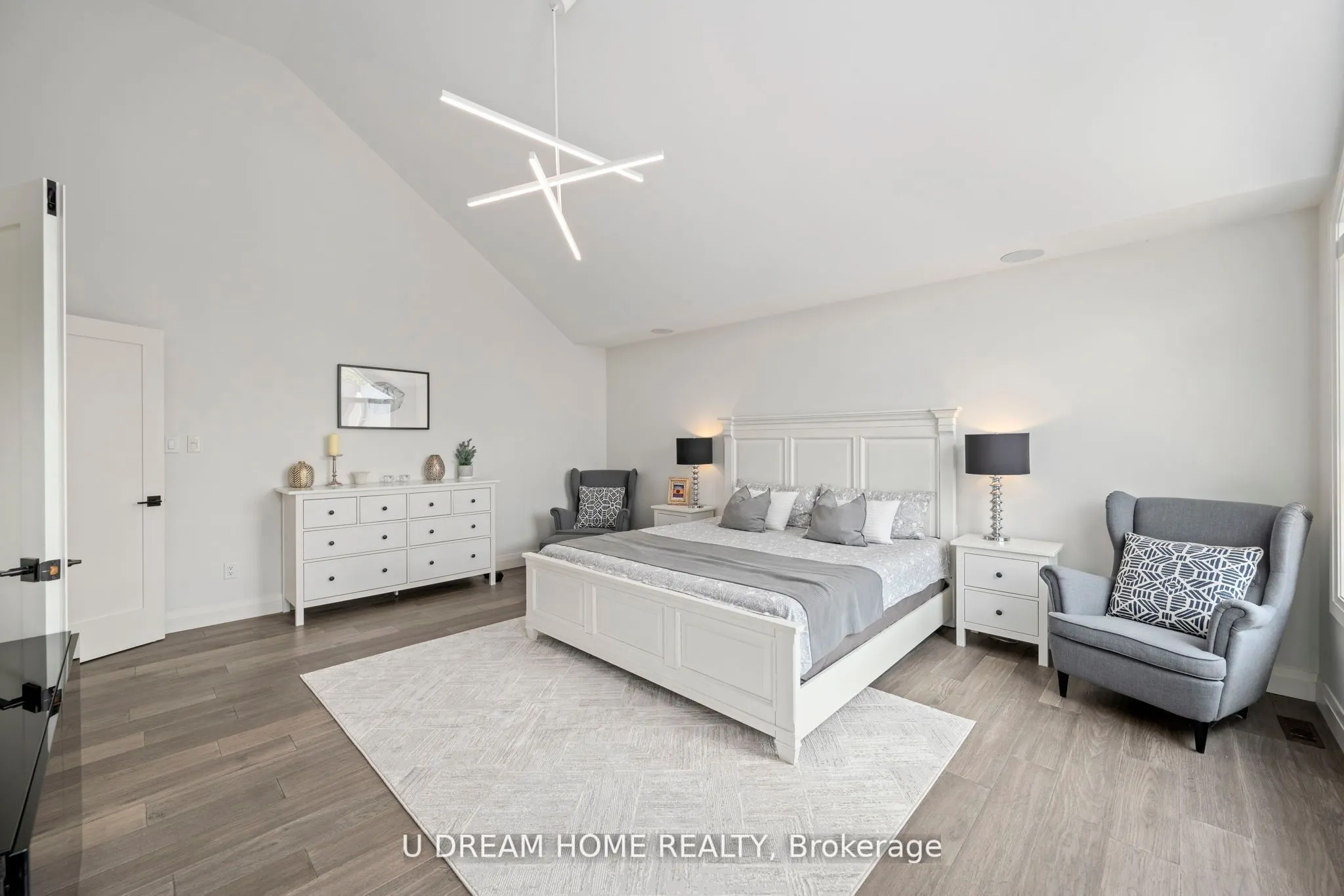1195 RIVERSIDE Drive, #12