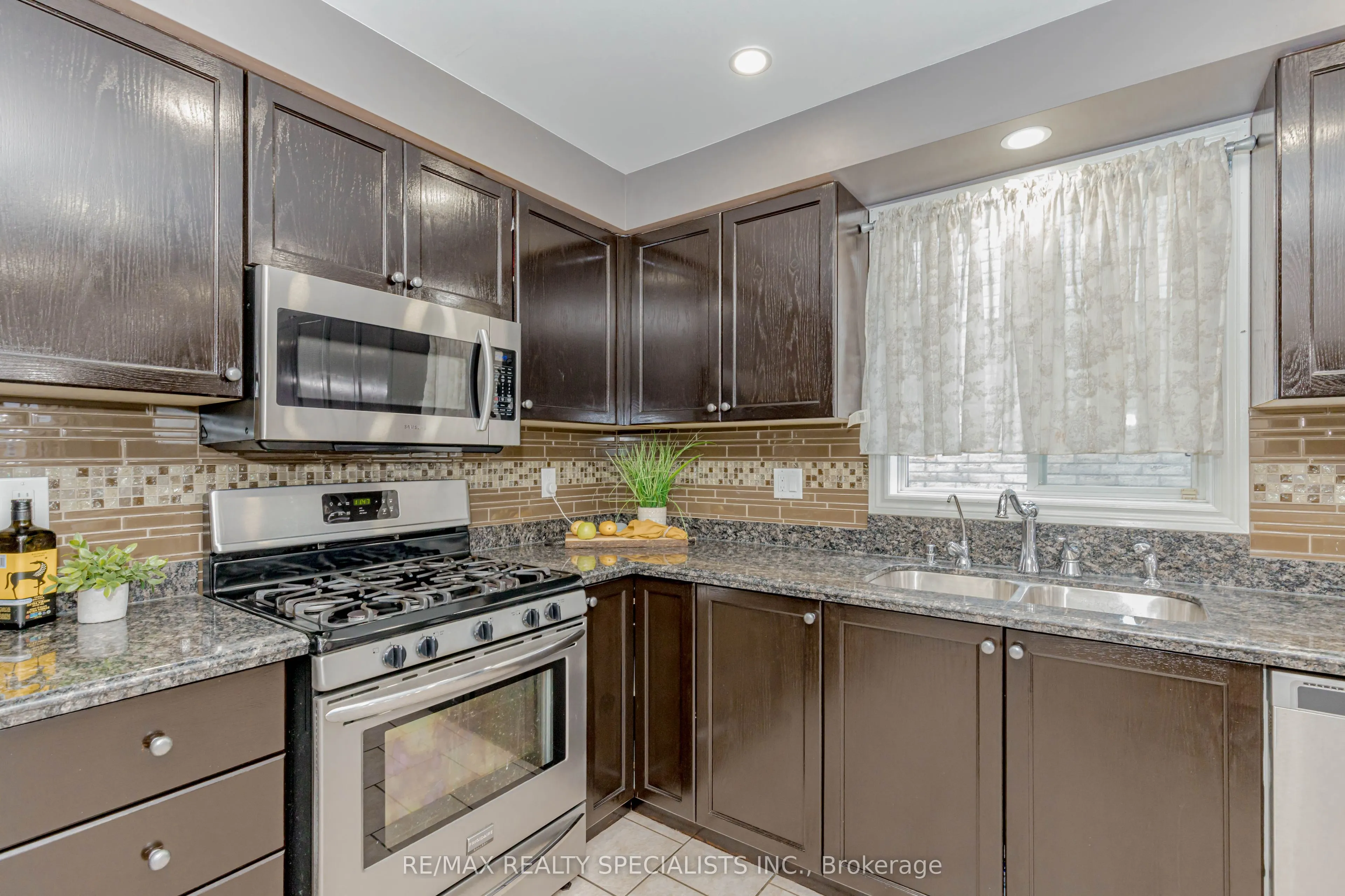 11 Willowridge Way