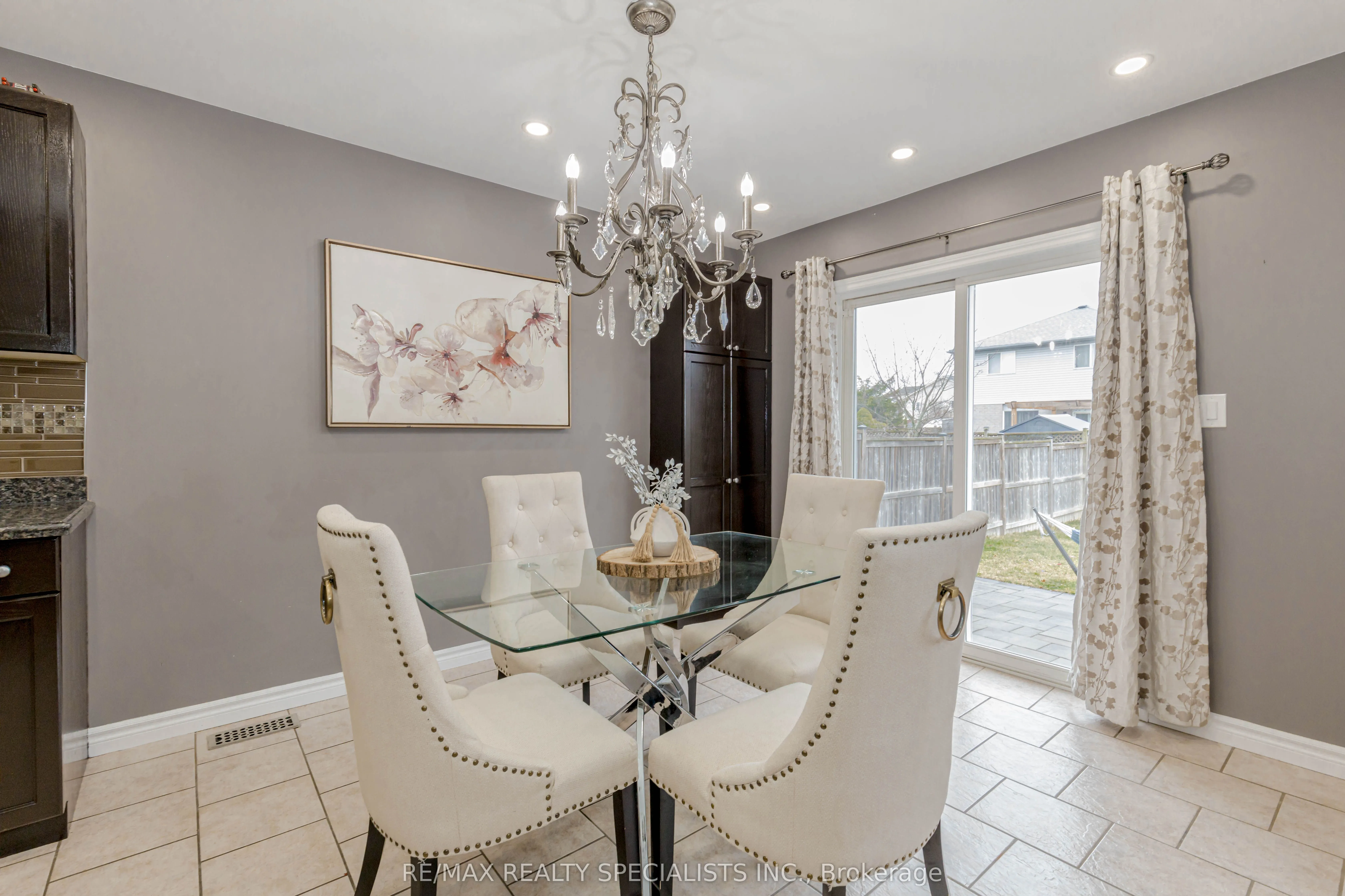 11 Willowridge Way