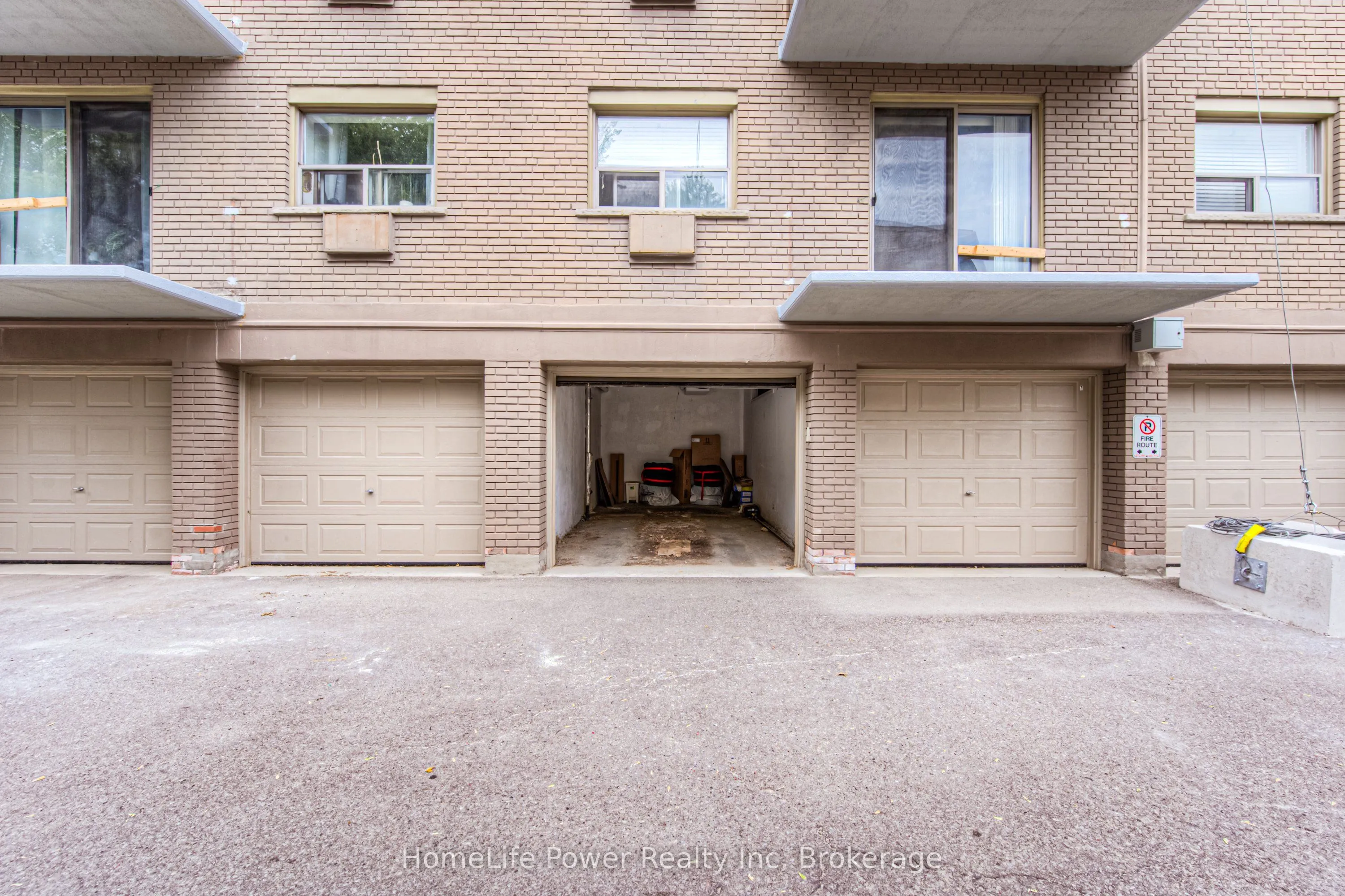 283 Fairway Road N, #501