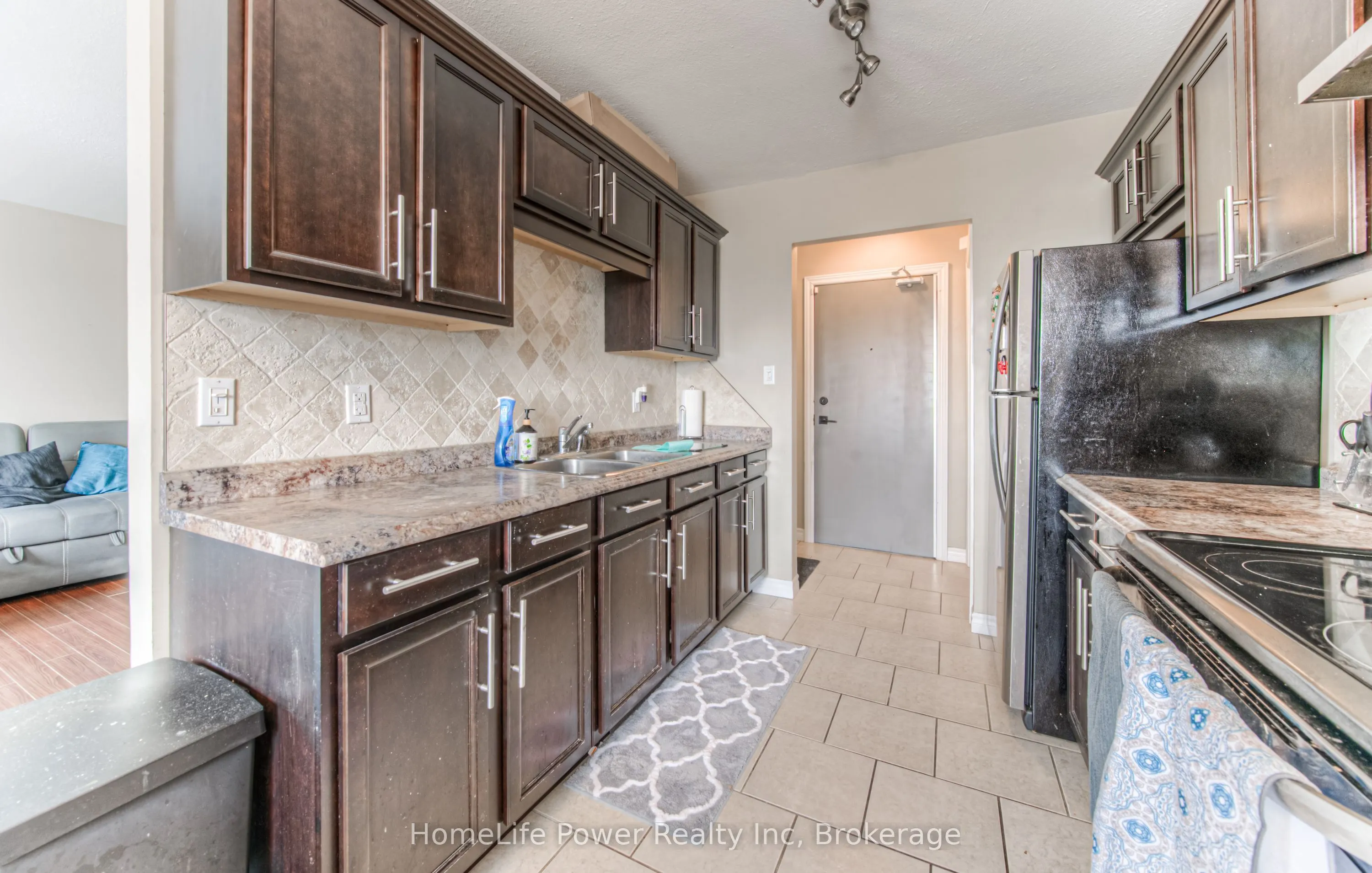 283 Fairway Road N, #501