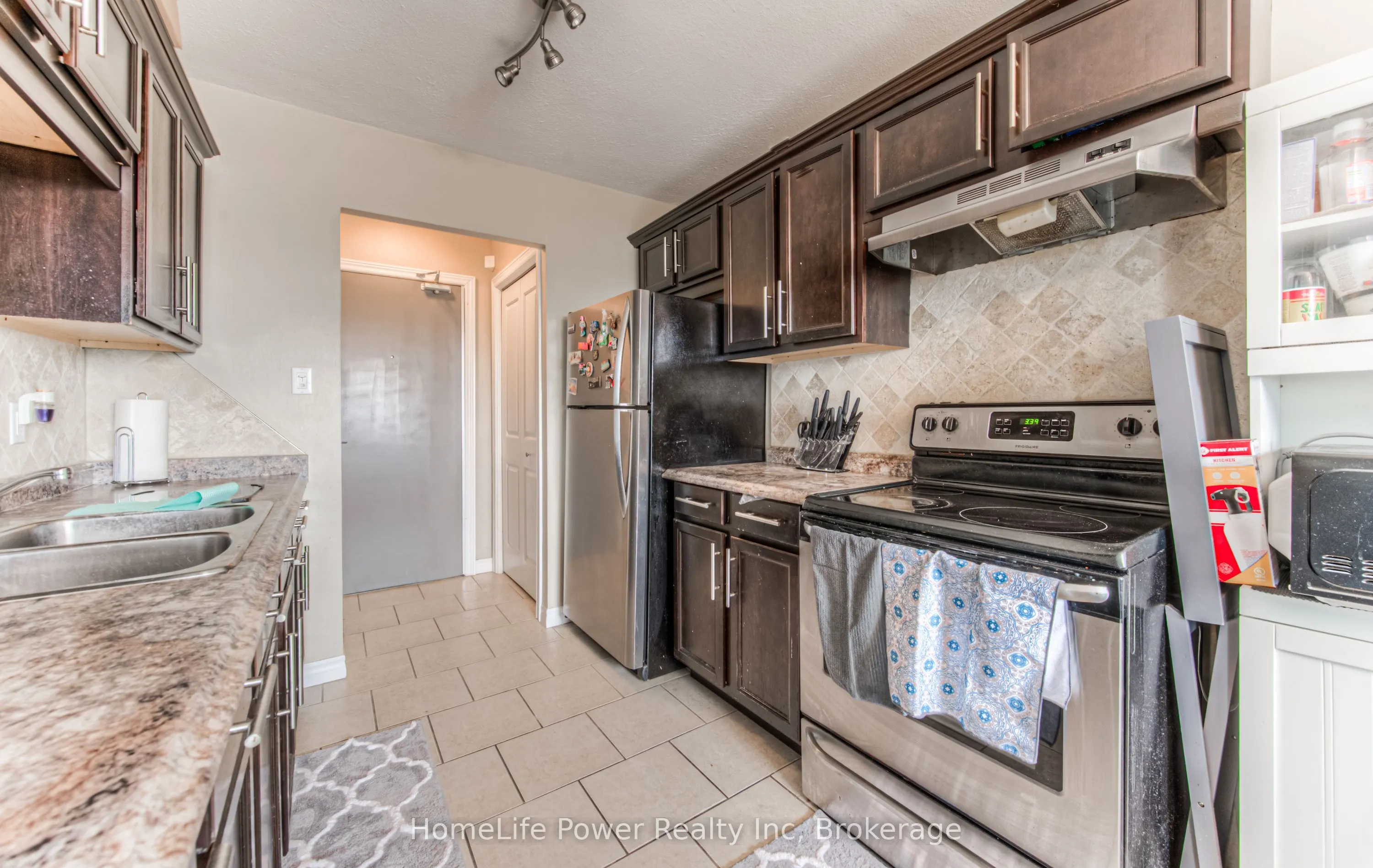 283 Fairway Road N, #501