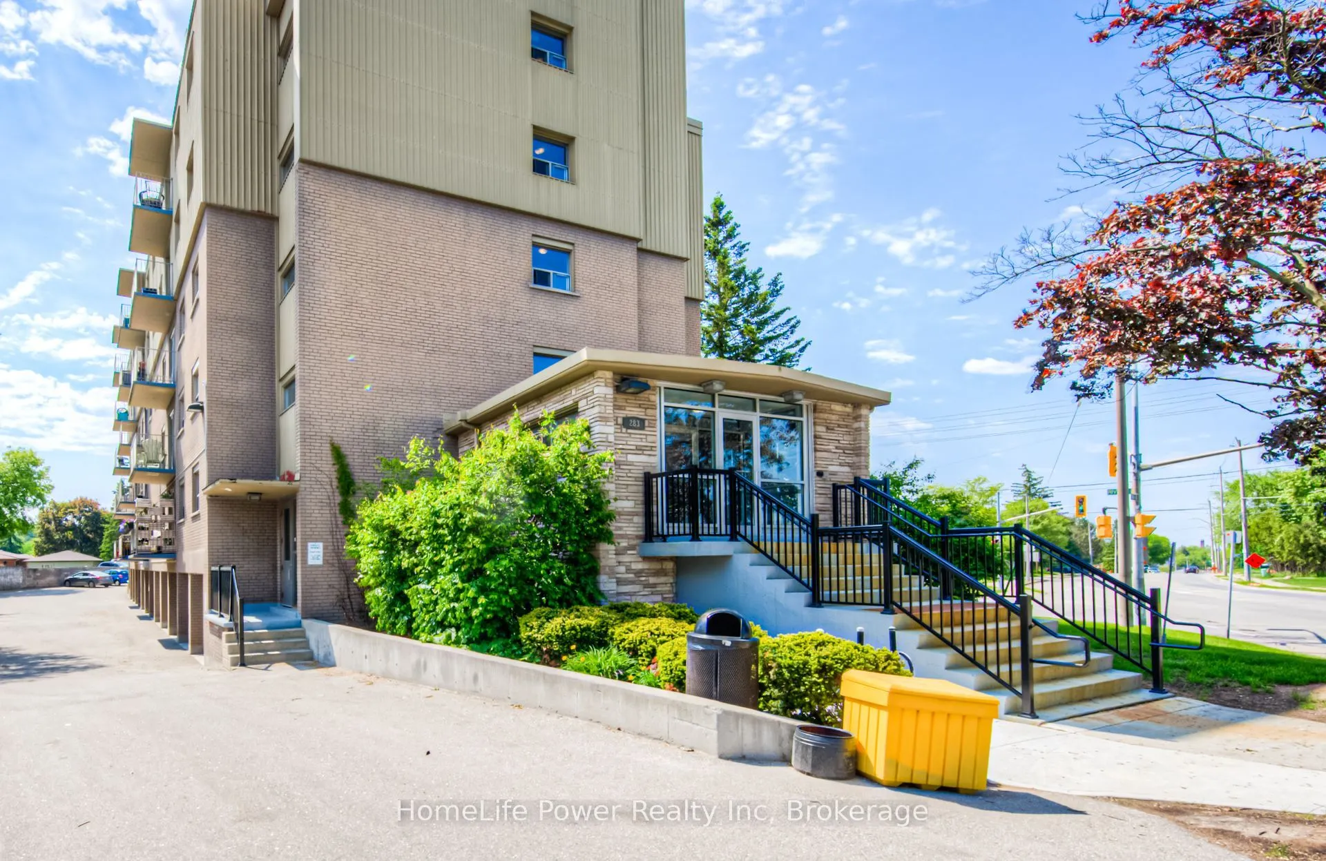 283 Fairway Road N, #501