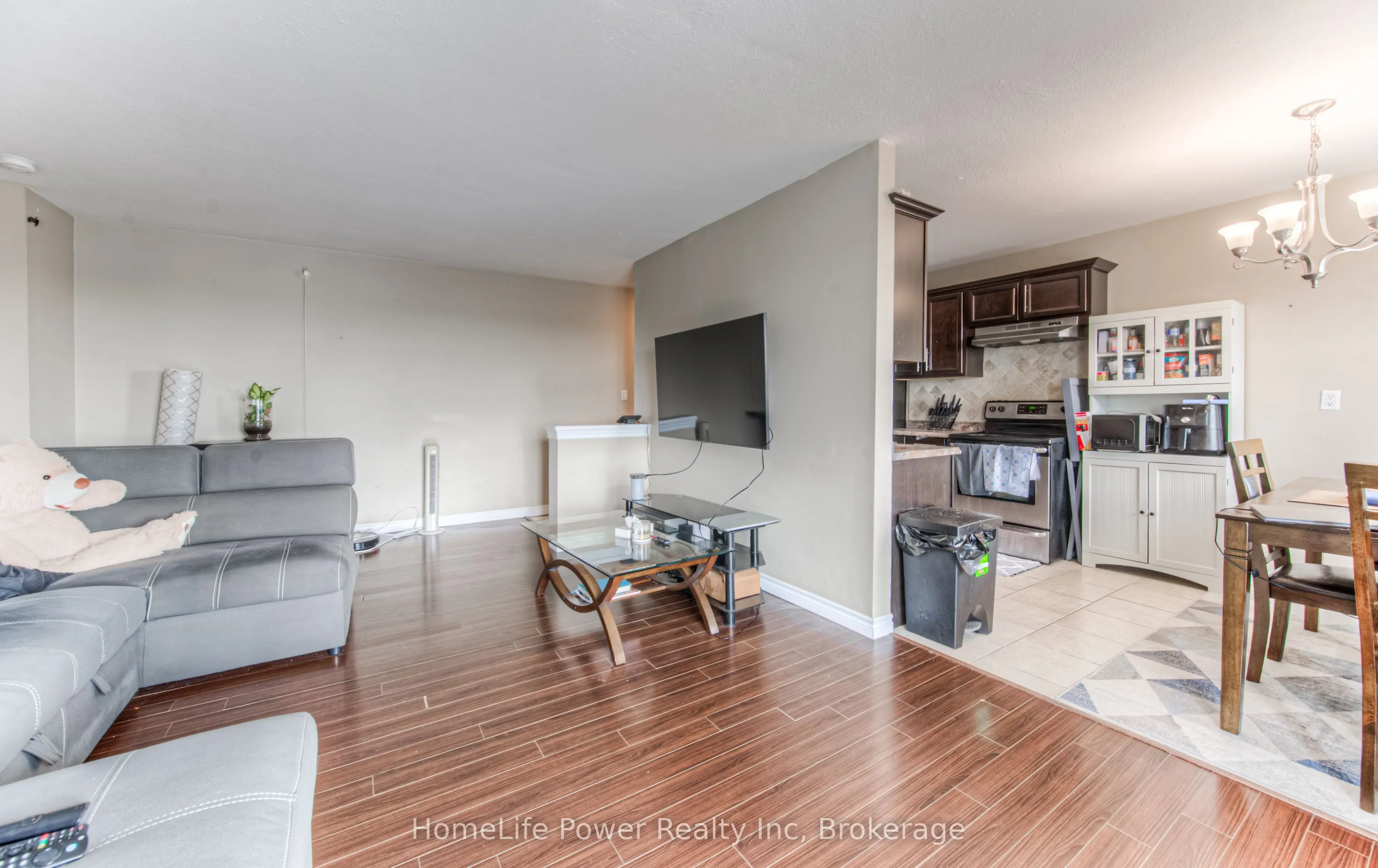 283 Fairway Road N, #501