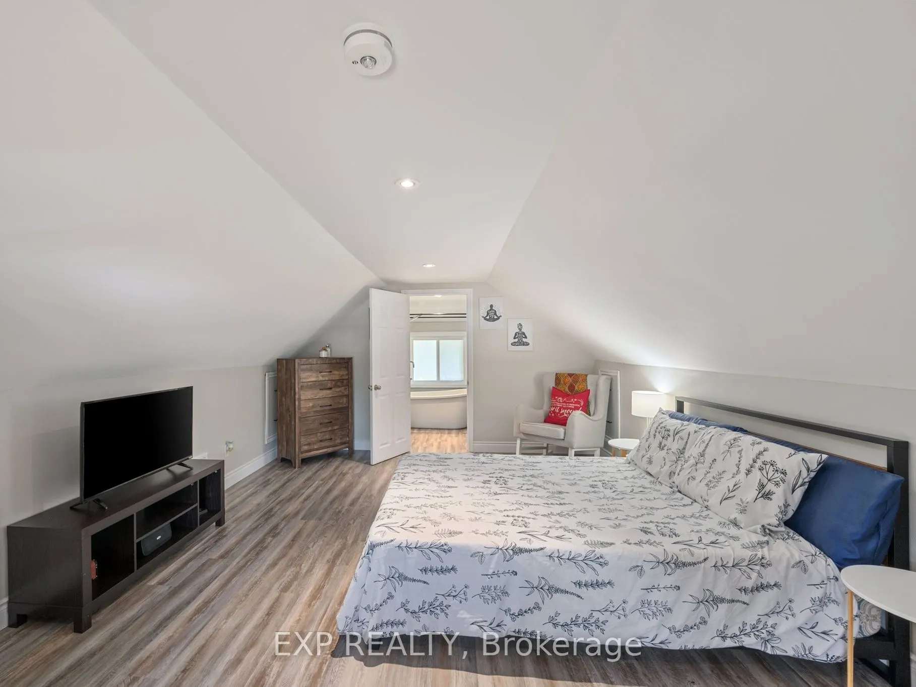 124 Chesterfield Avenue