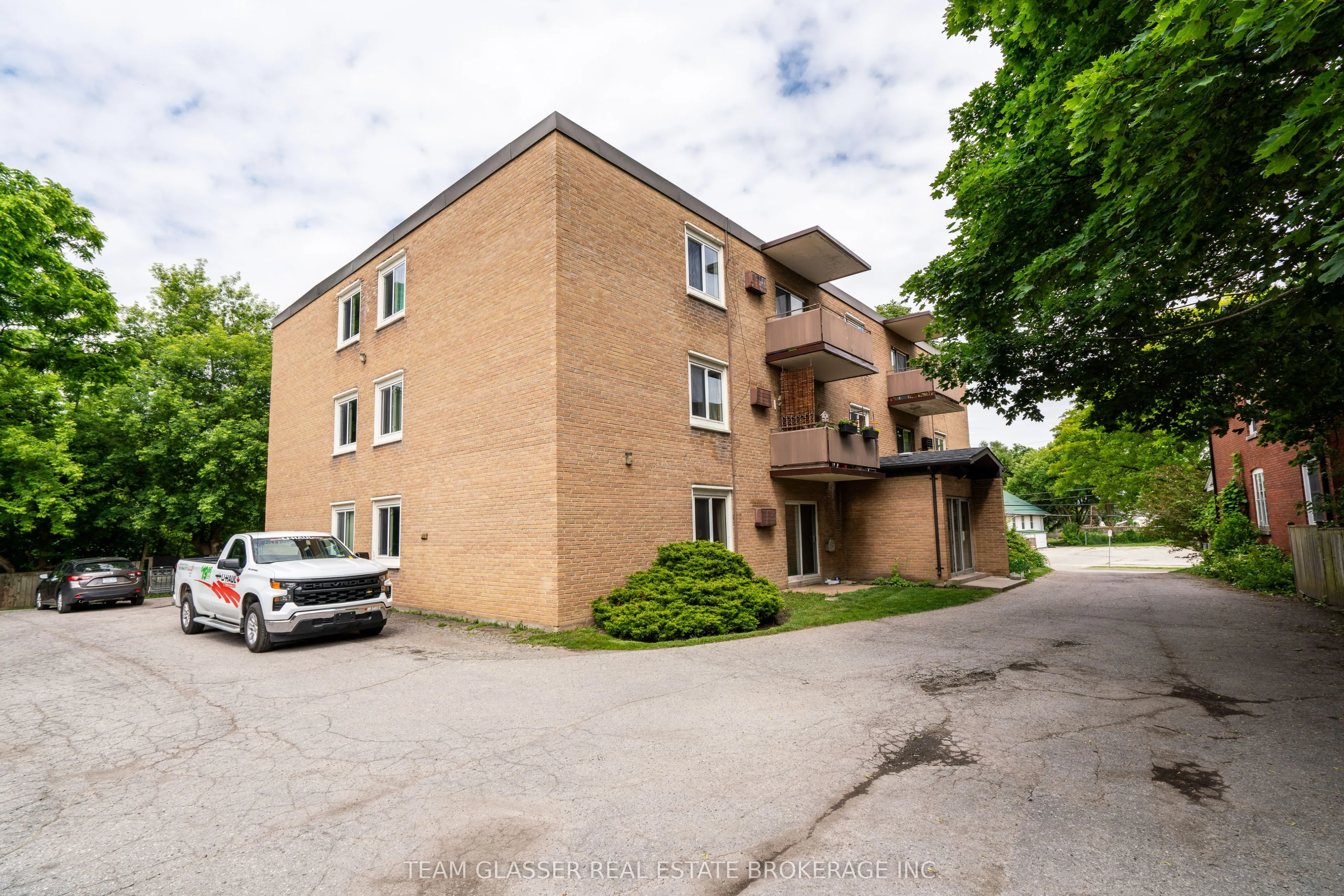 52 Hiawatha Street, #302