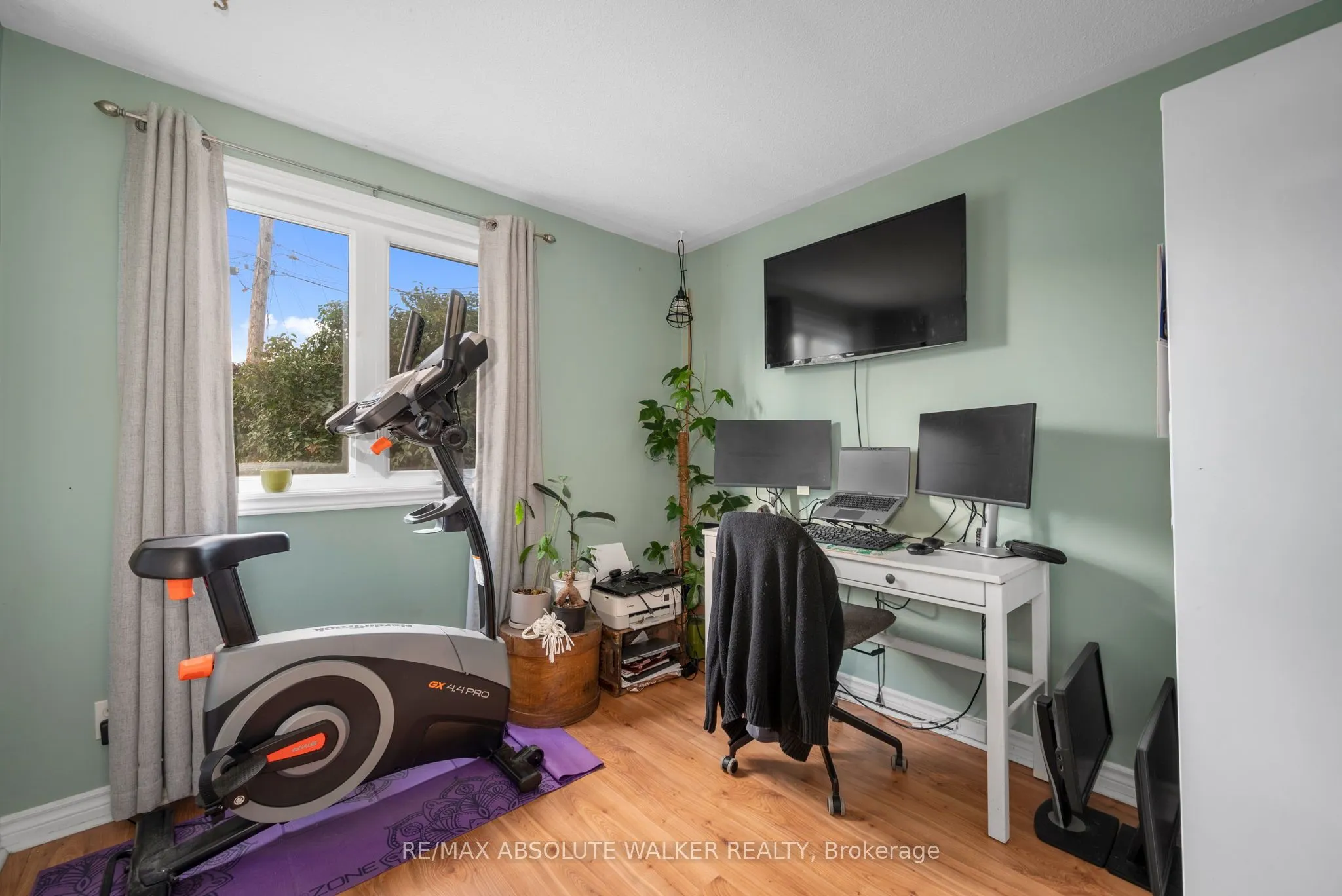 428 Hatfield Crescent