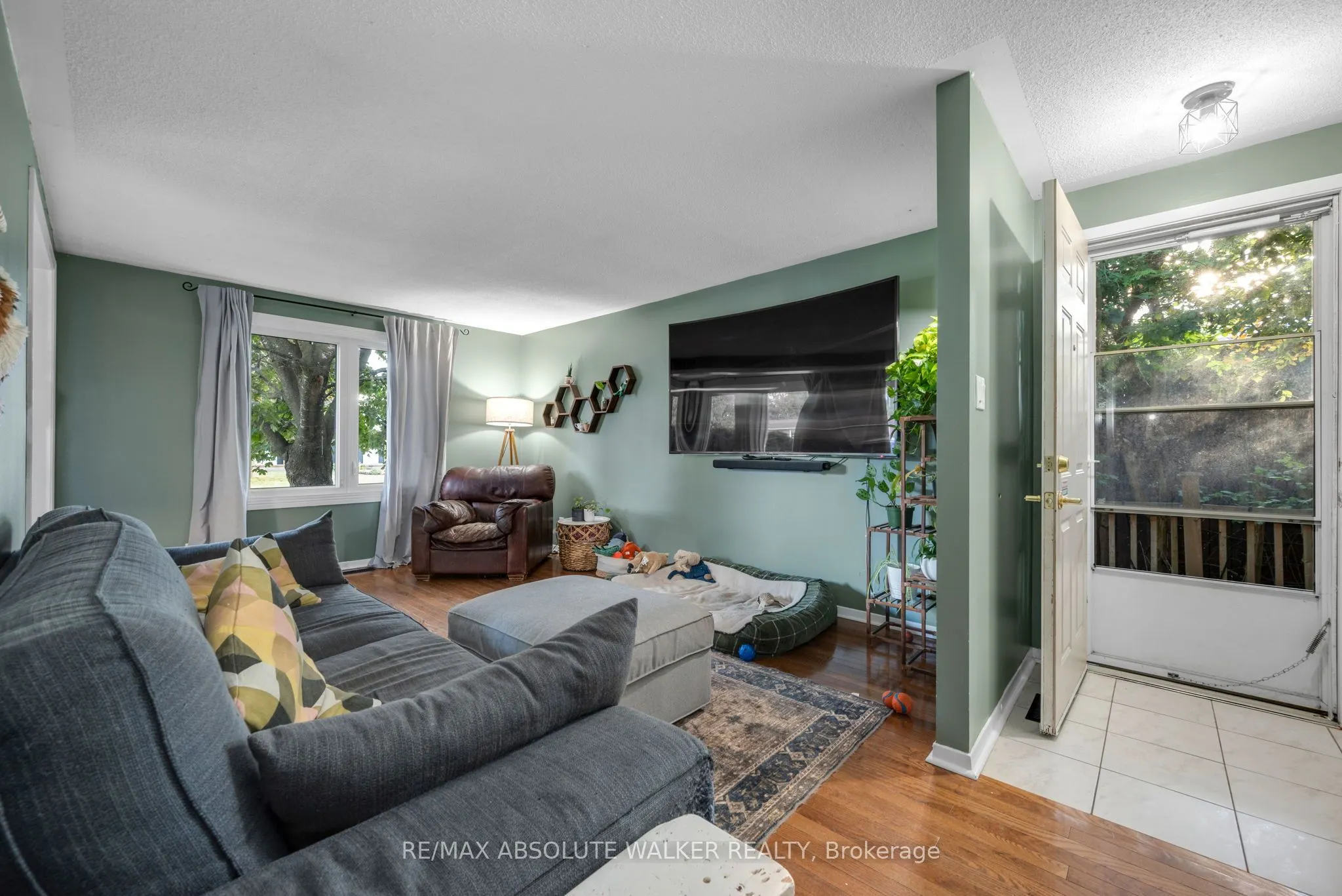 428 Hatfield Crescent