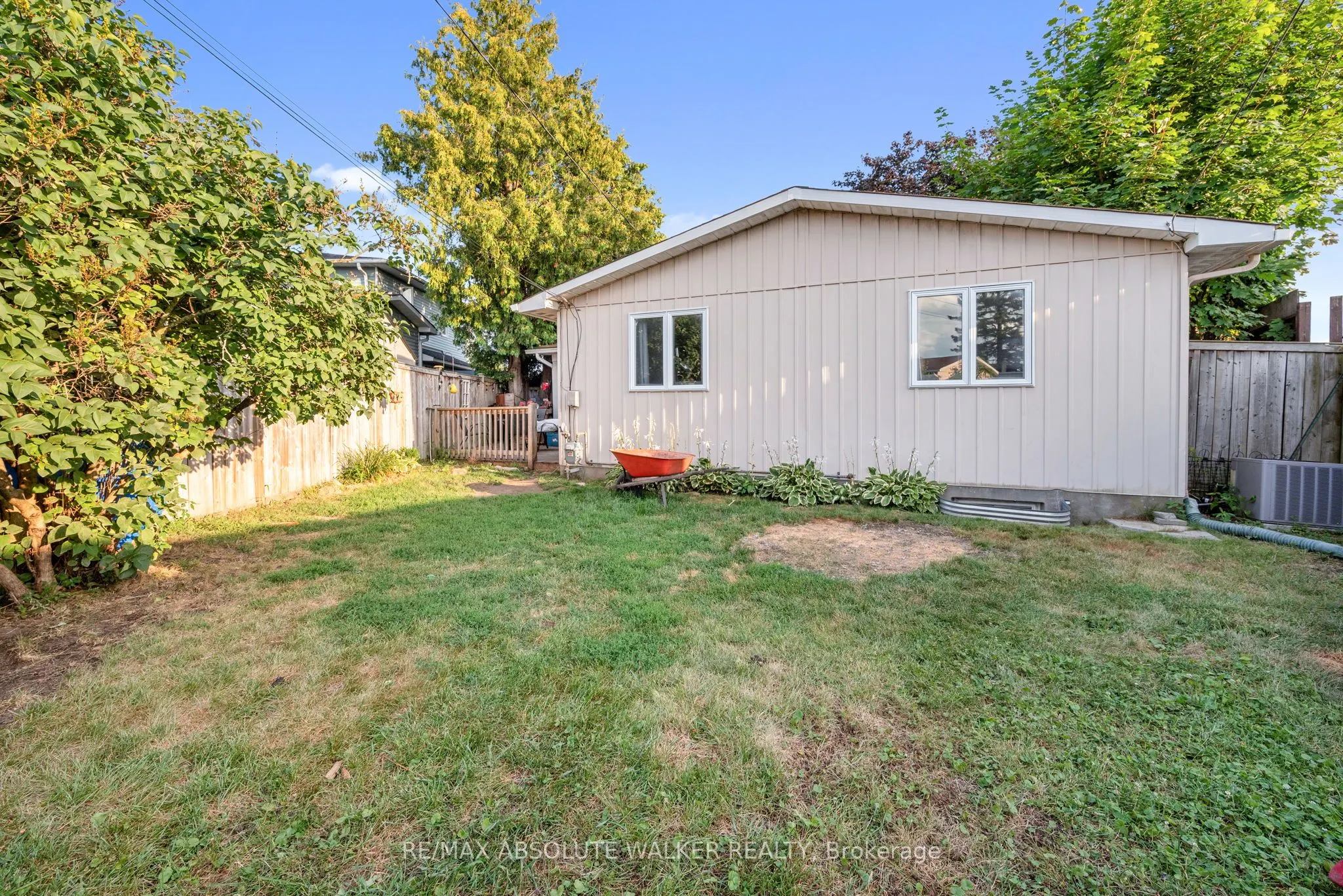 428 Hatfield Crescent