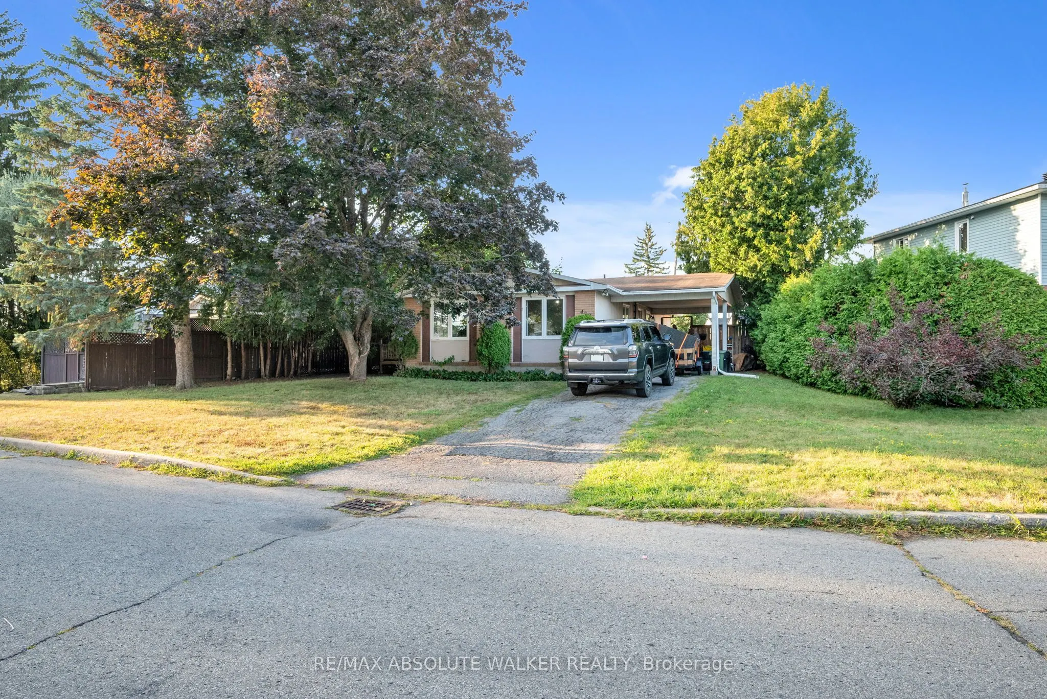 428 Hatfield Crescent