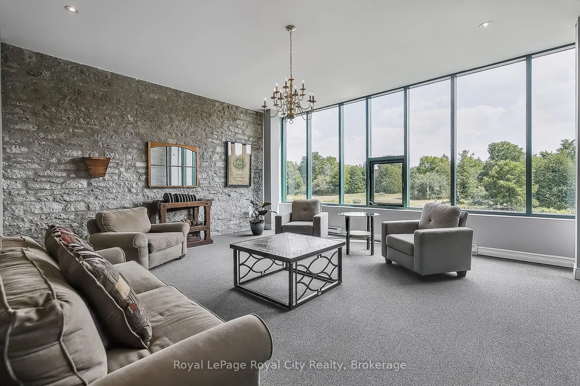 478 St Andrew Street E, #301