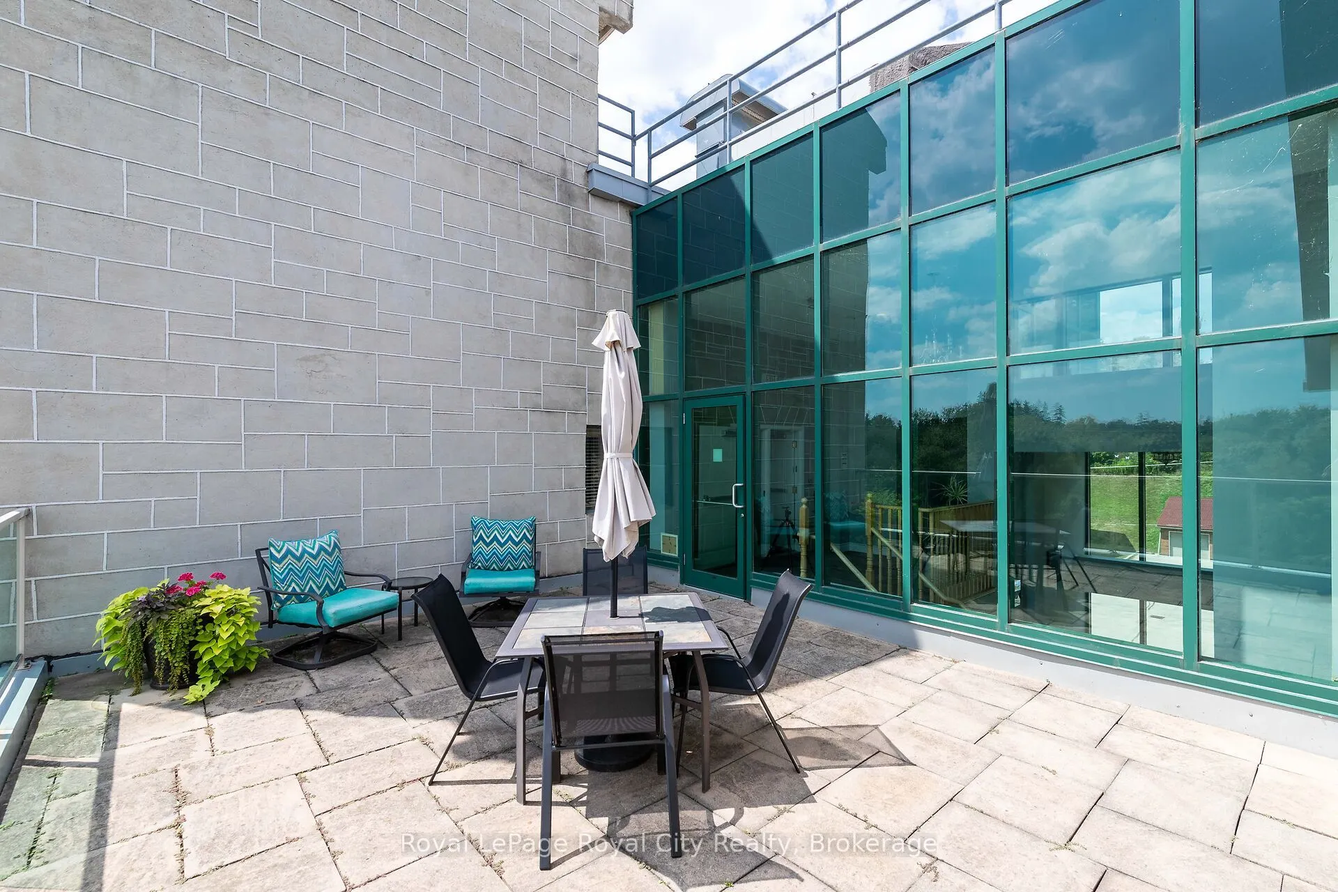 478 St Andrew Street E, #301