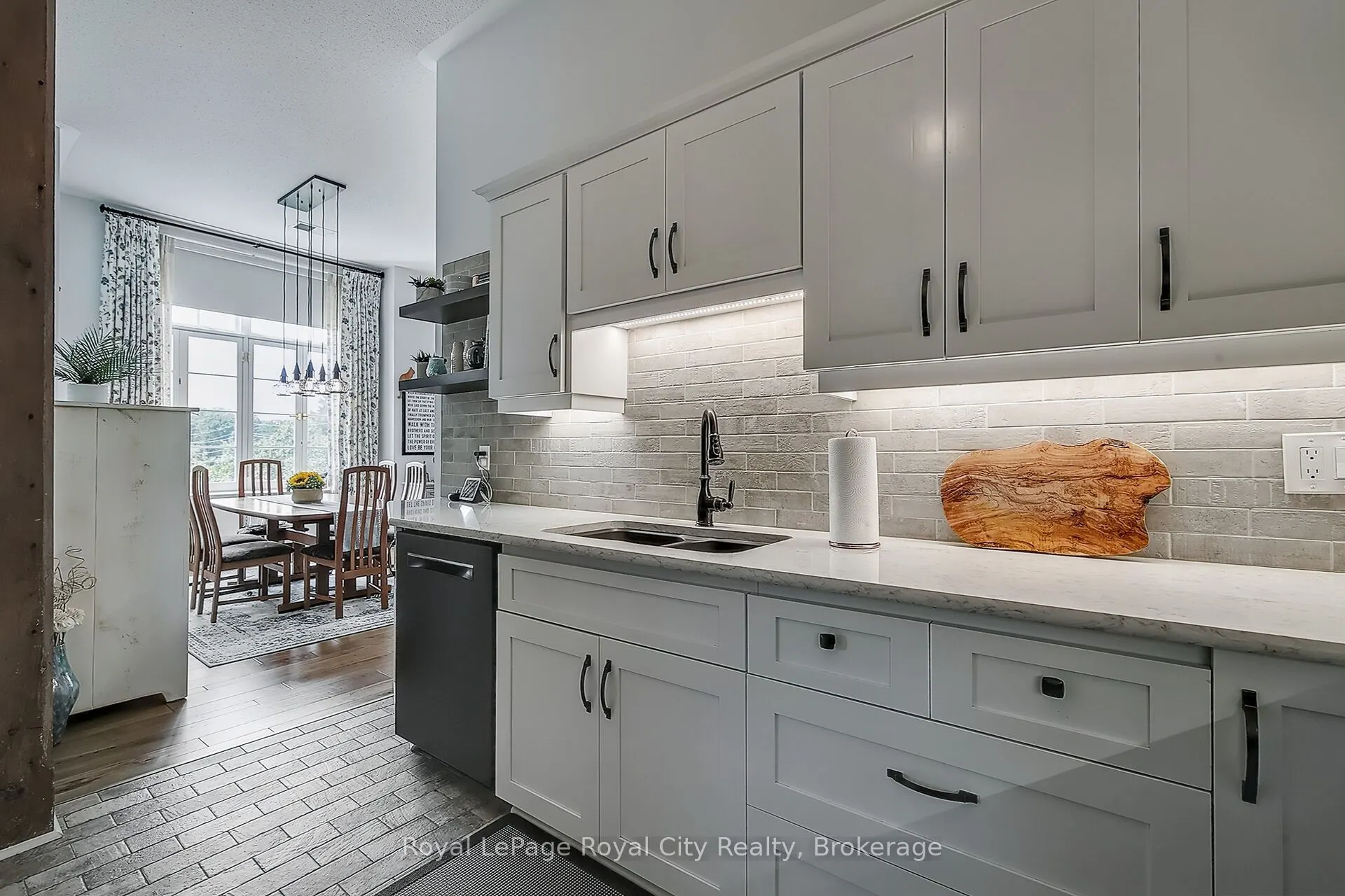 478 St Andrew Street E, #301