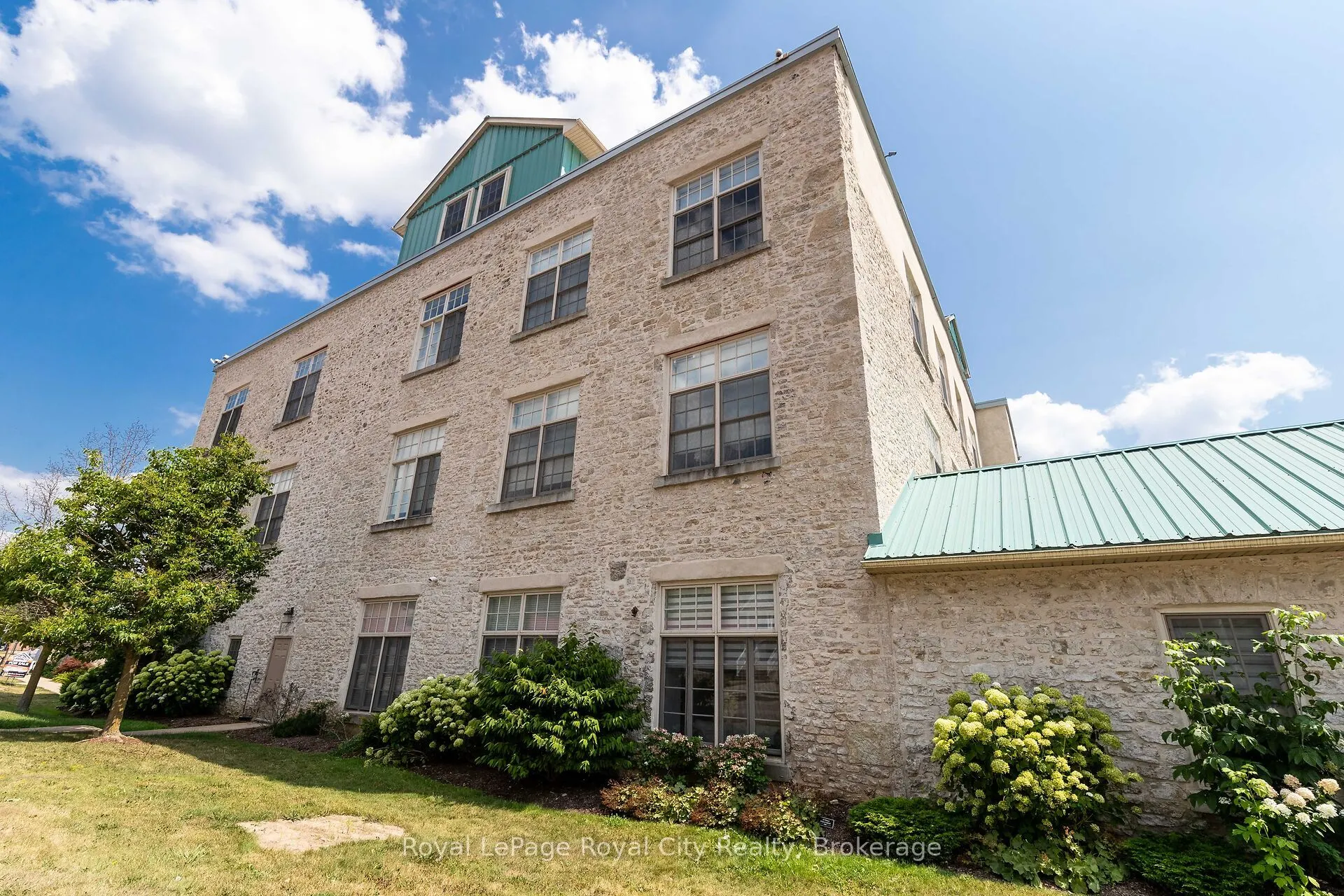 478 St Andrew Street E, #301