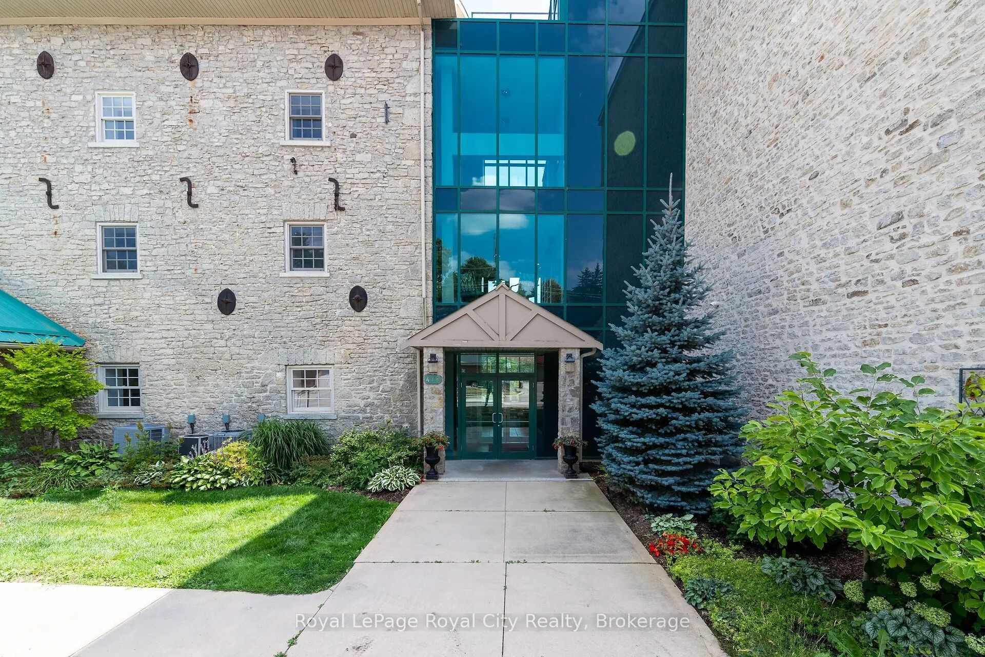 478 St Andrew Street E, #301