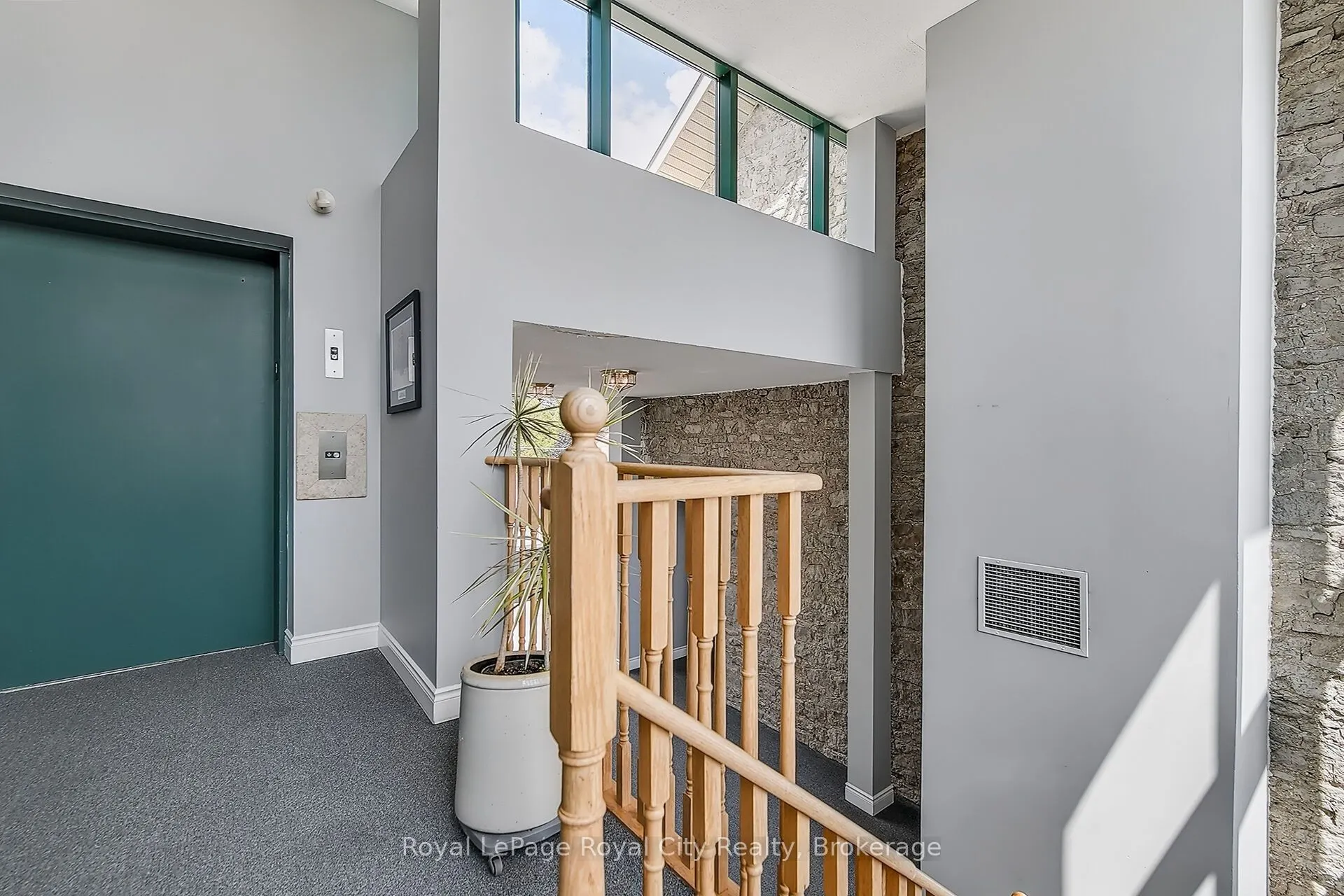 478 St Andrew Street E, #301
