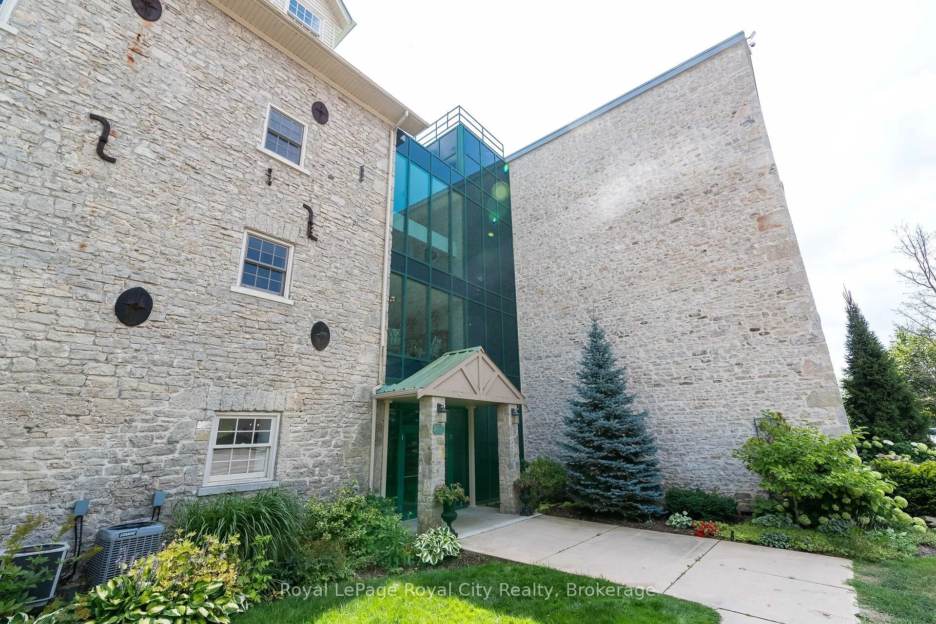478 St Andrew Street E, #301