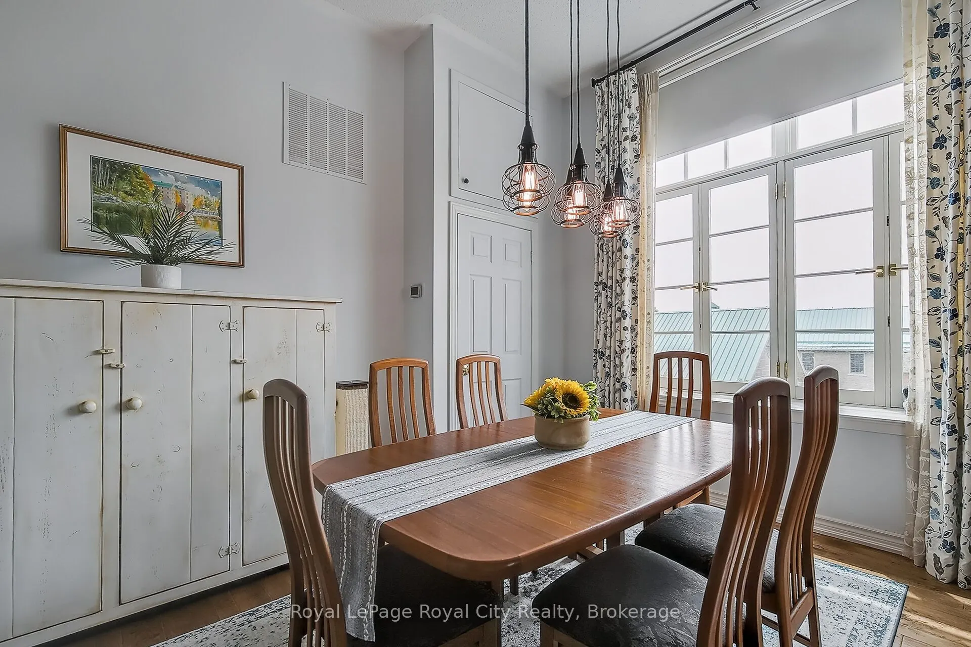 478 St Andrew Street E, #301