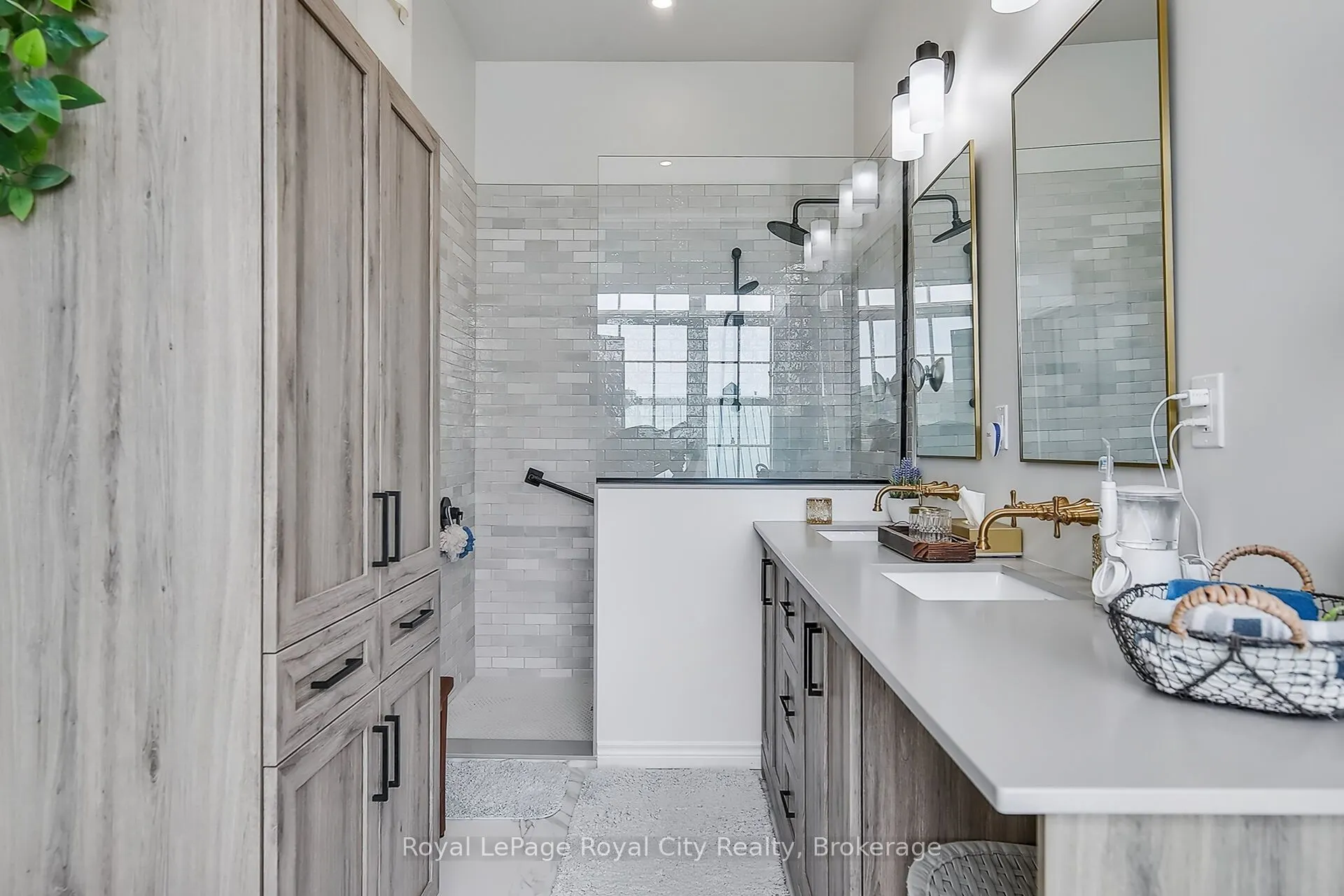478 St Andrew Street E, #301