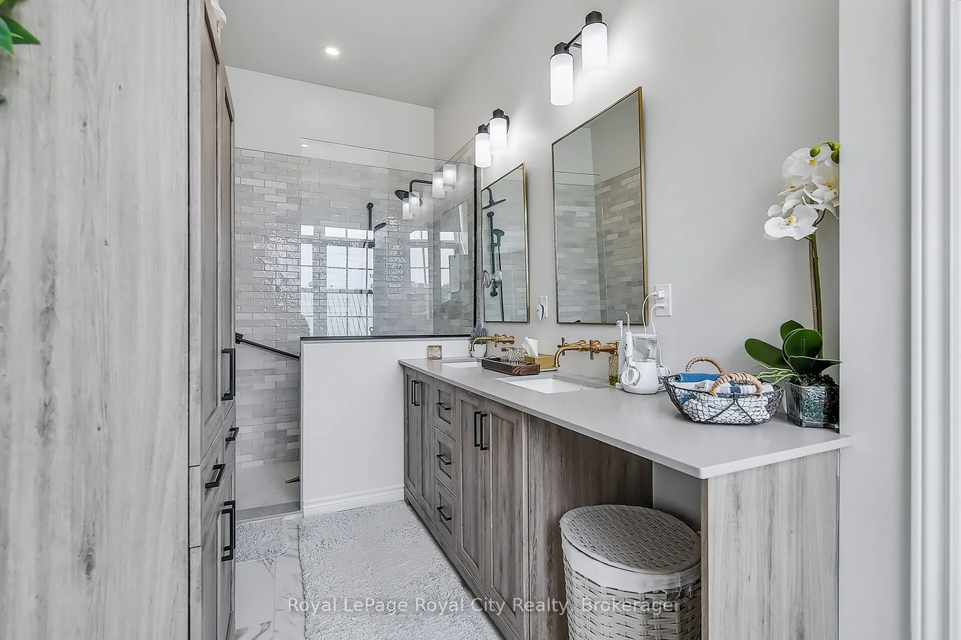 478 St Andrew Street E, #301