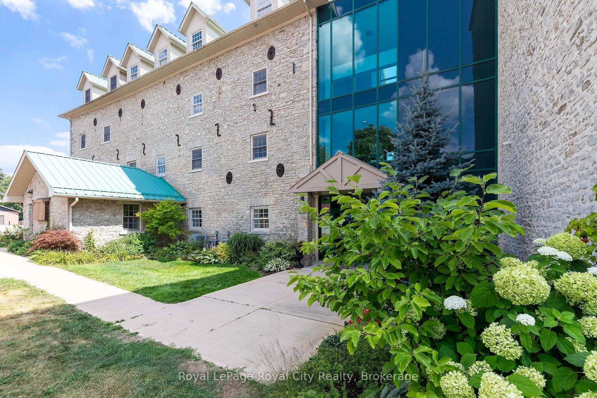 478 St Andrew Street E, #301