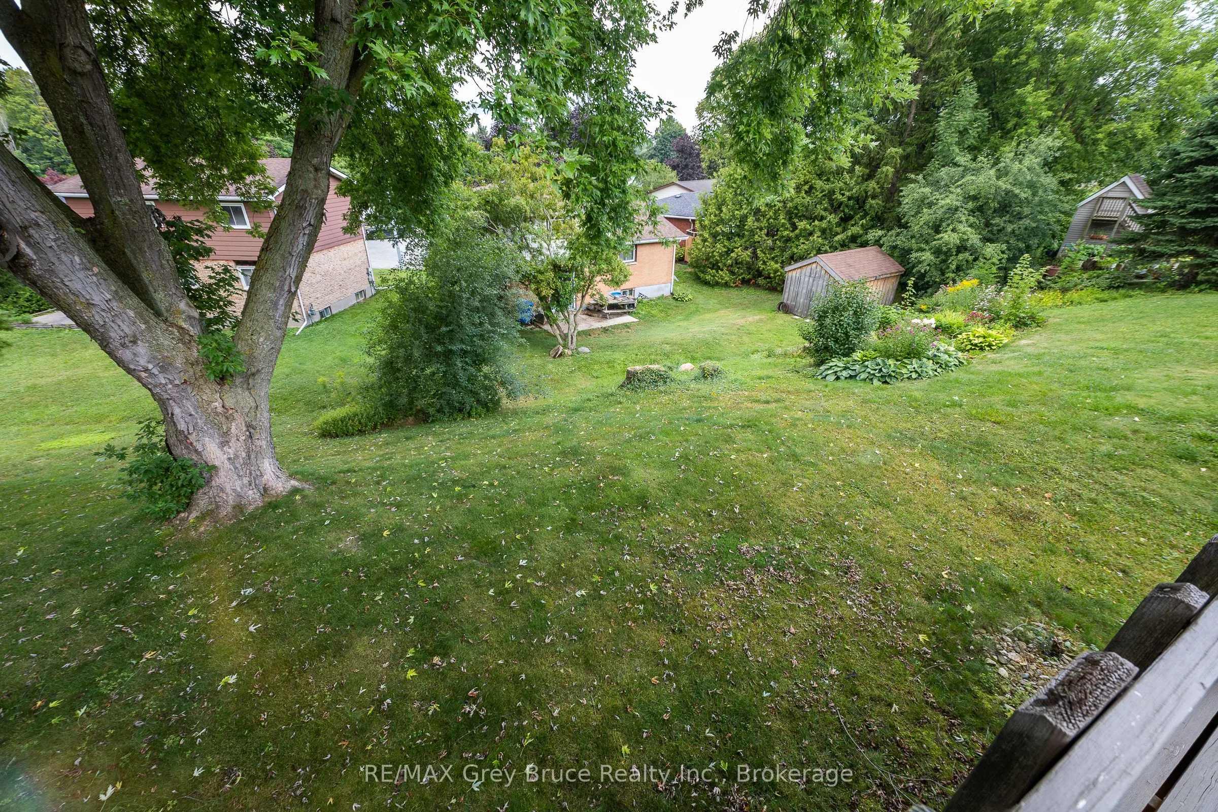 260 8th A Avenue E