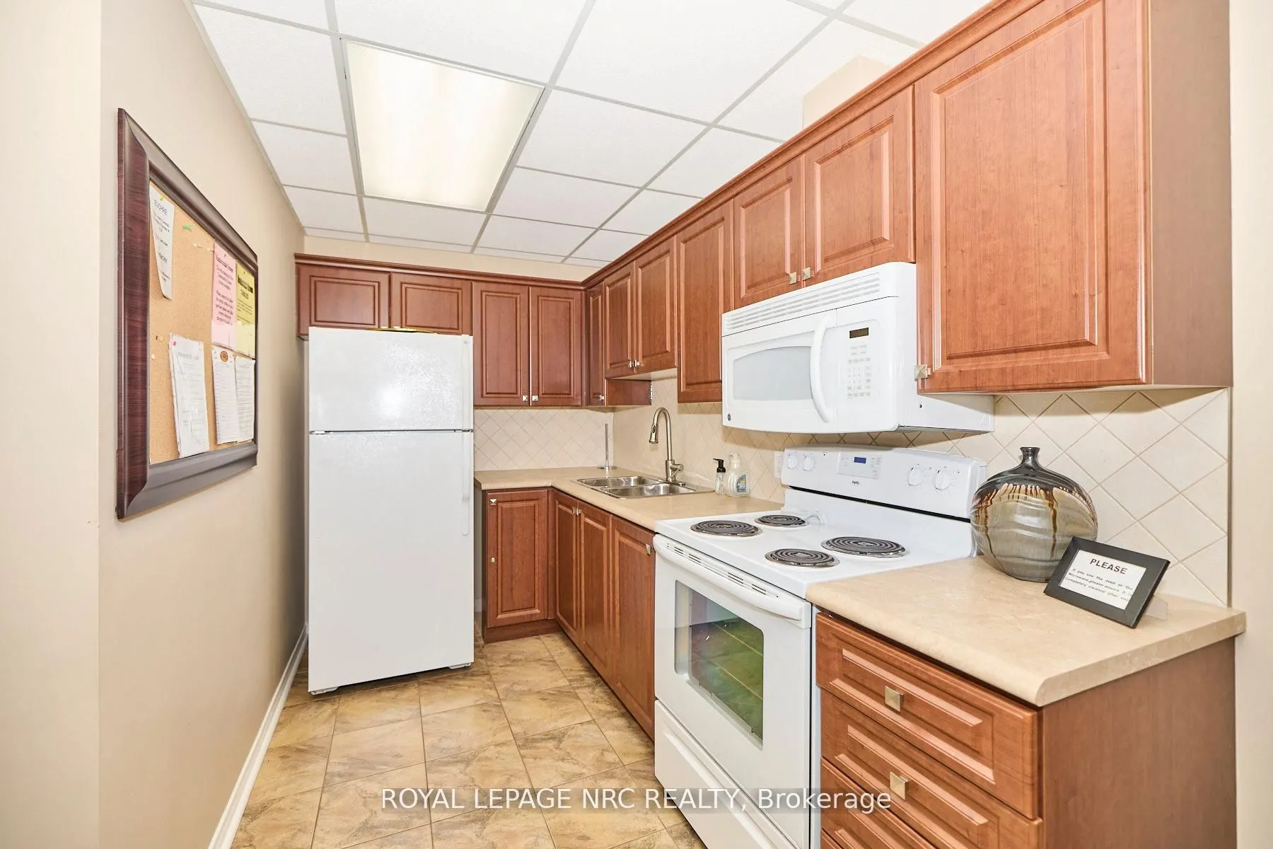 81 Scott Drive, #201