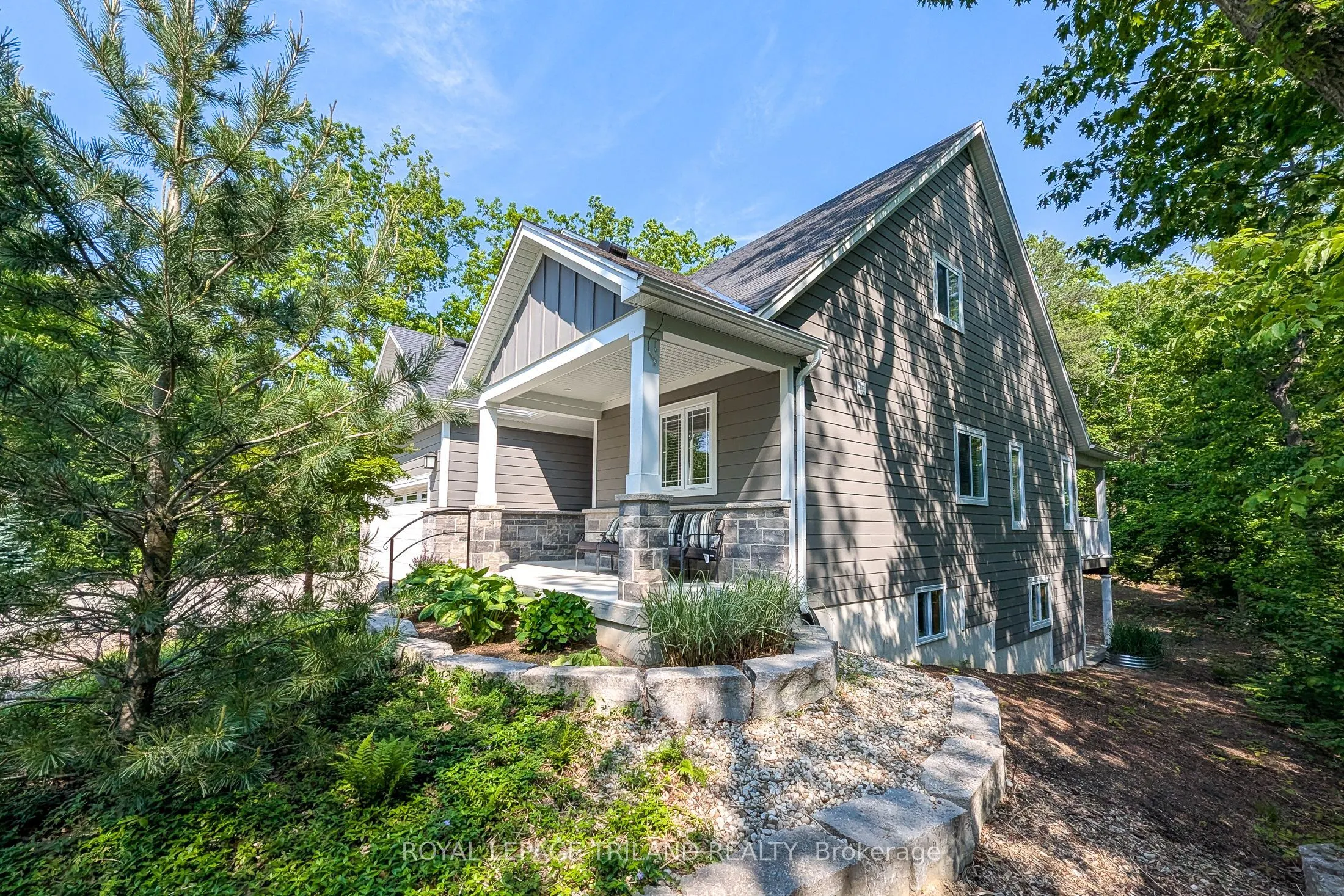 10124 SANDALWOOD Crescent