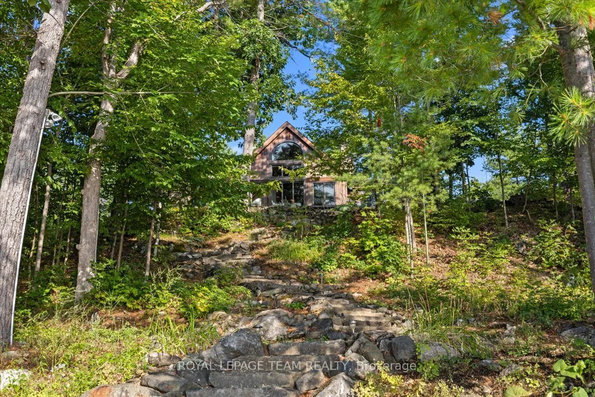 884 Anderson Road N