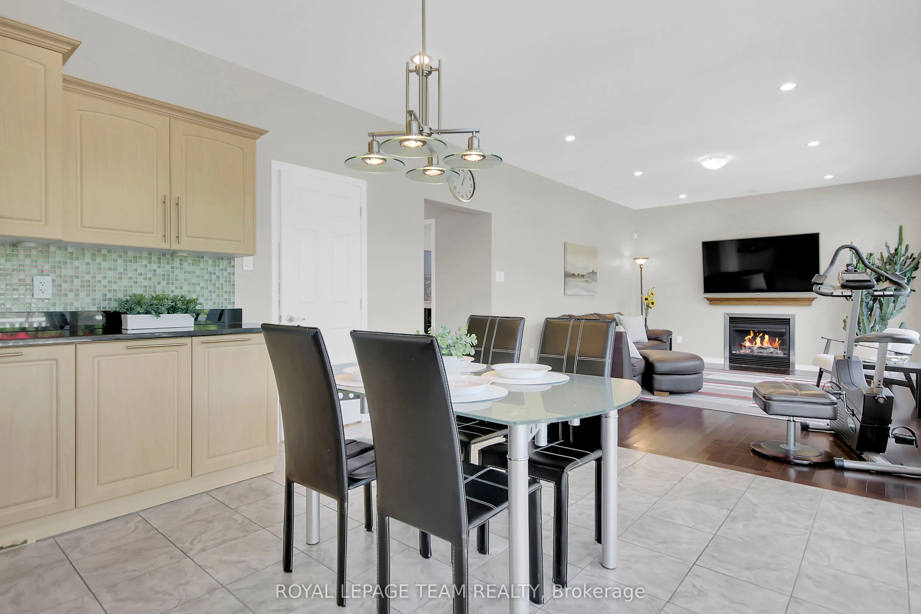 177 Ingersoll Crescent
