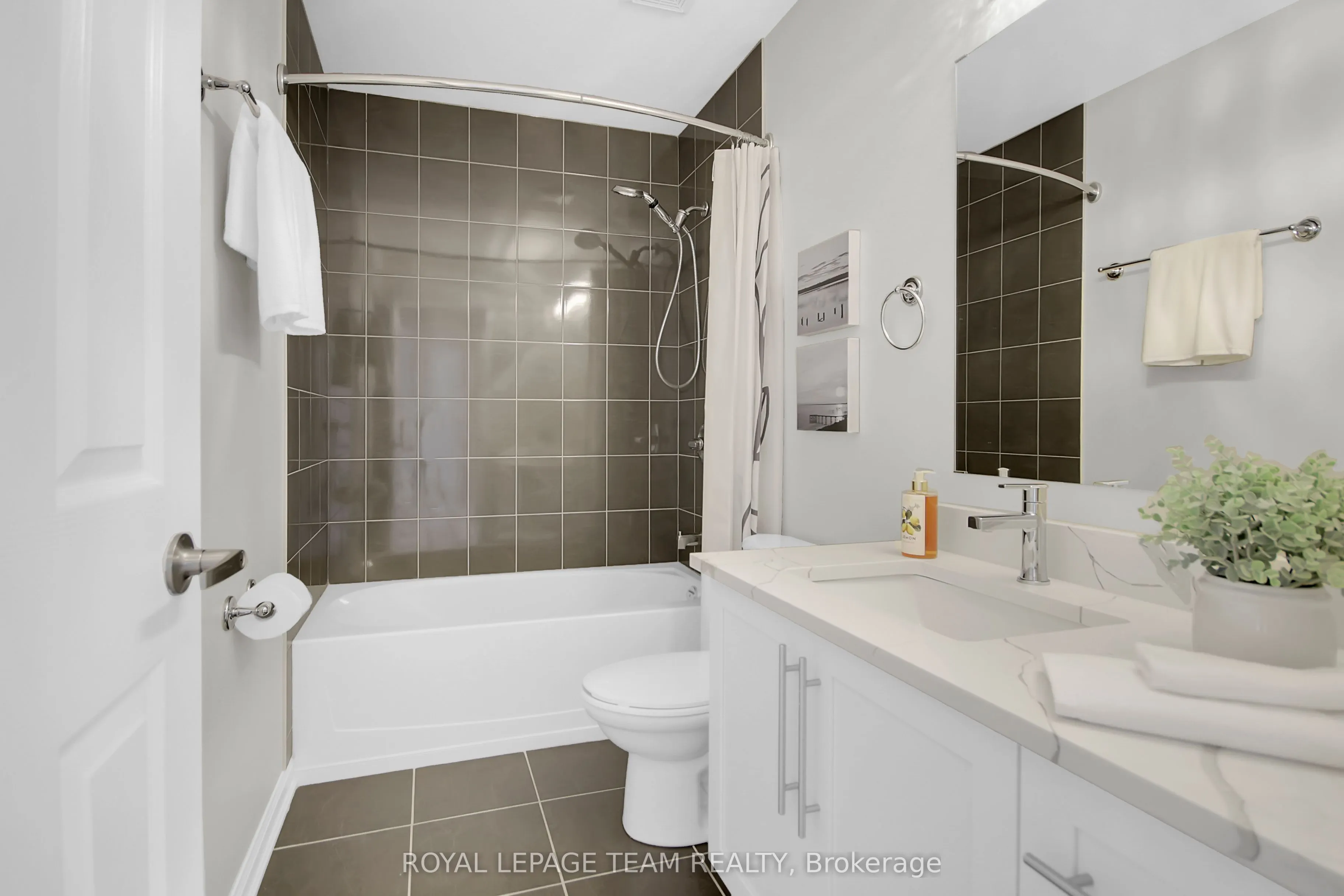 177 Ingersoll Crescent
