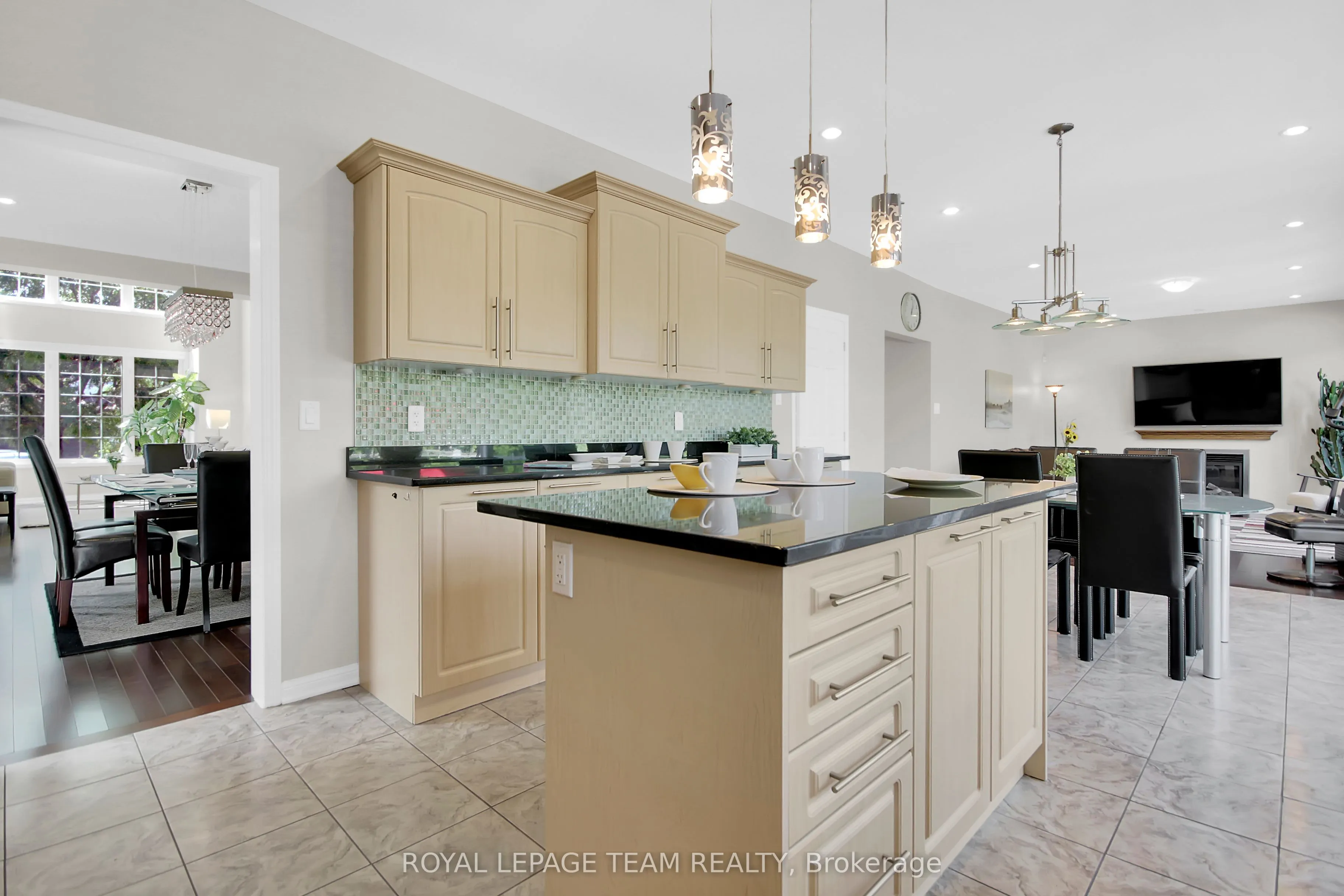 177 Ingersoll Crescent