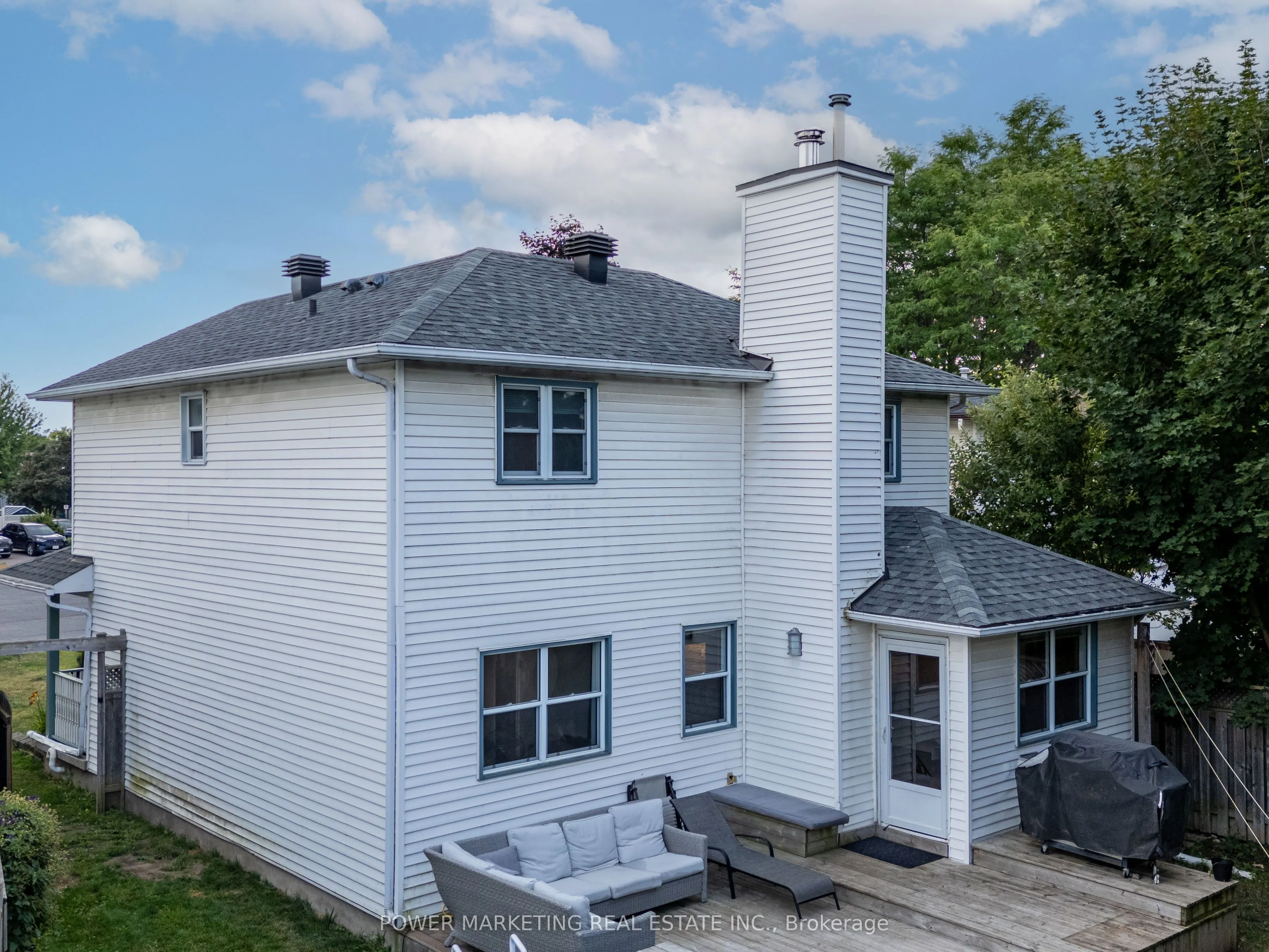 1809 Chopin Place