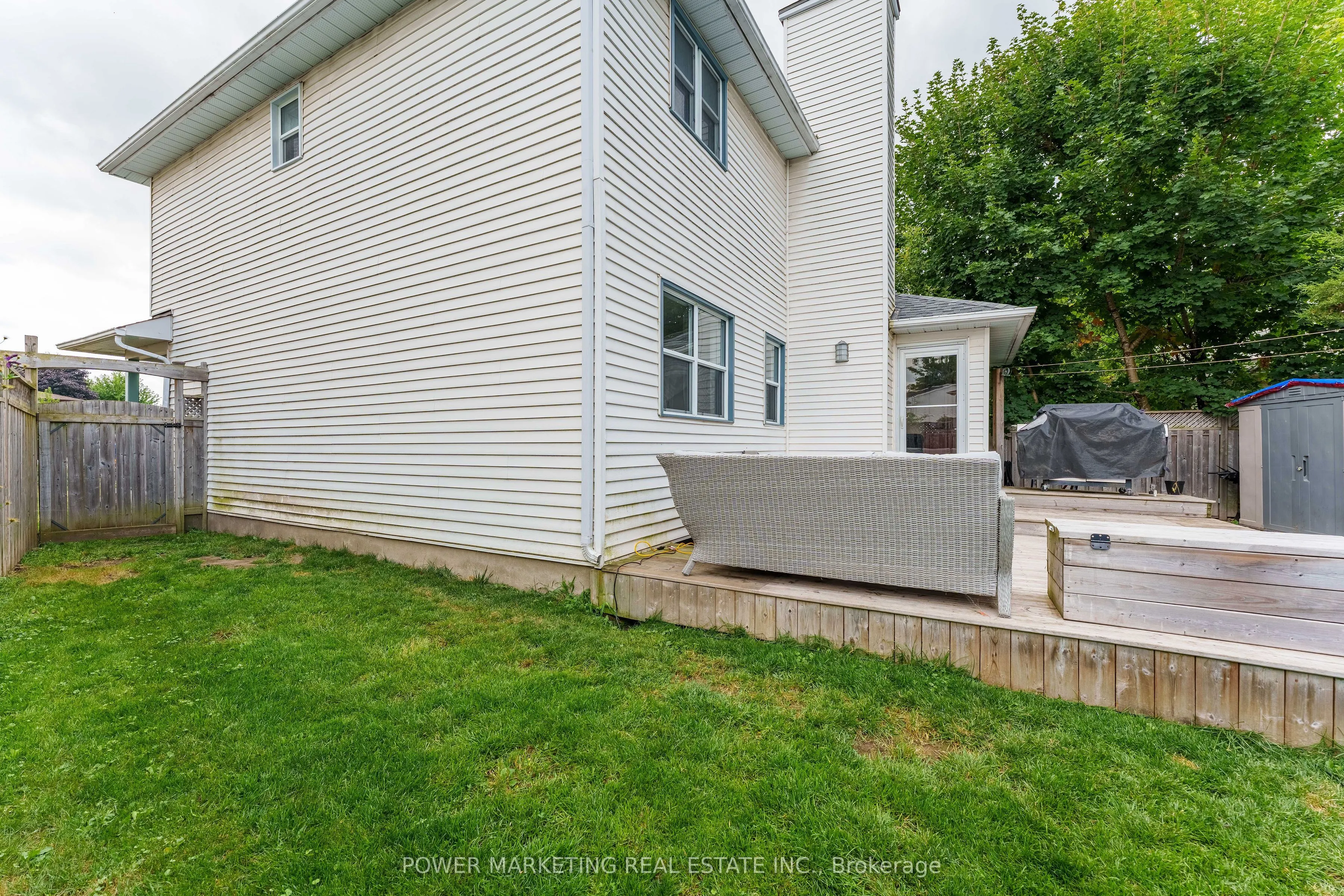1809 Chopin Place