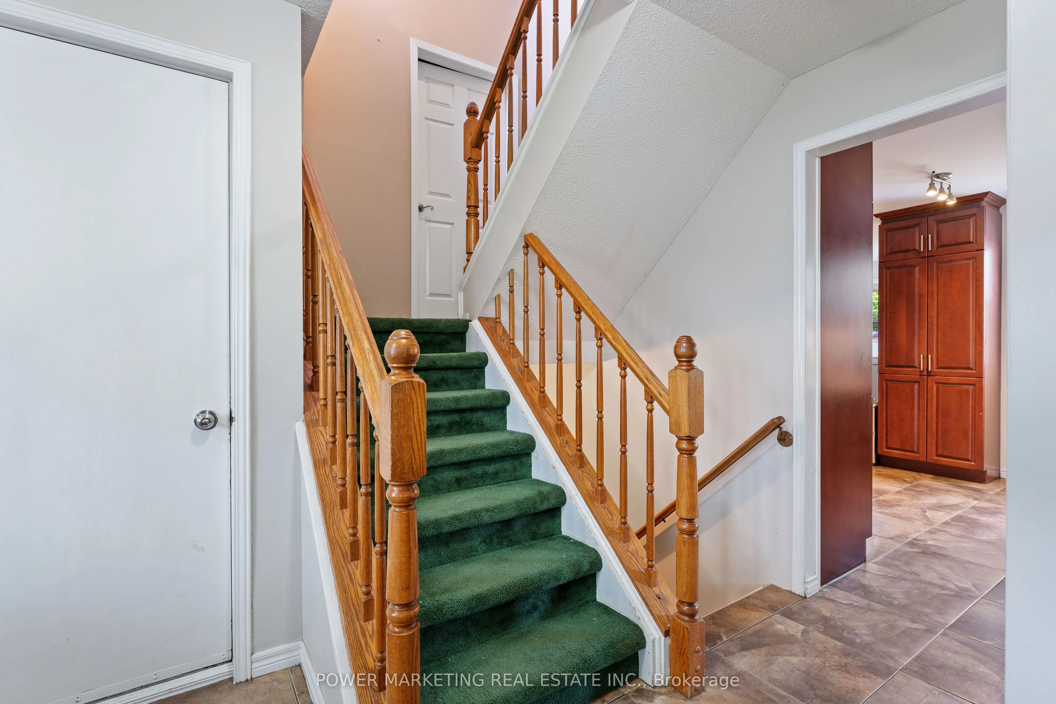 1809 Chopin Place