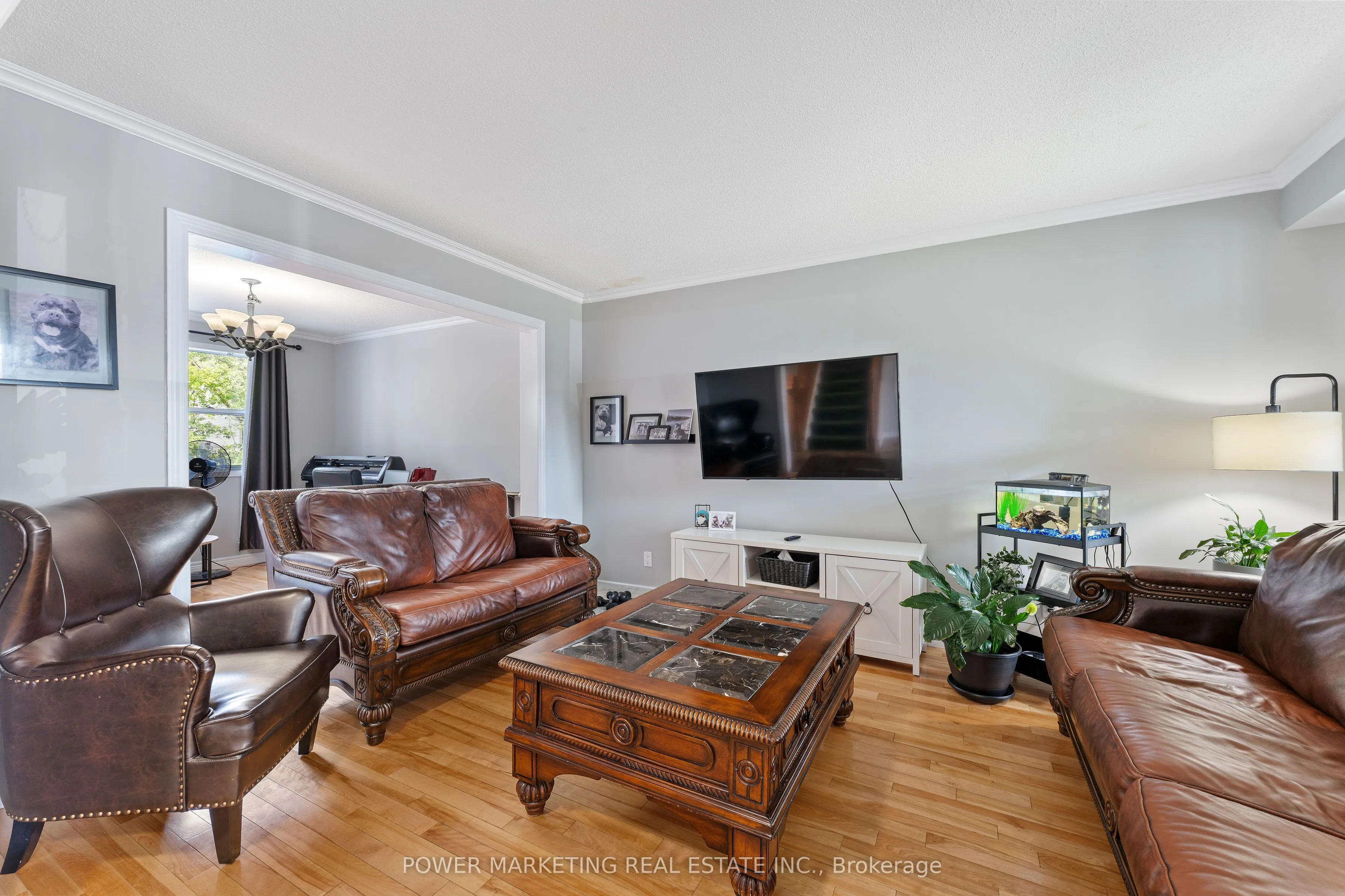 1809 Chopin Place