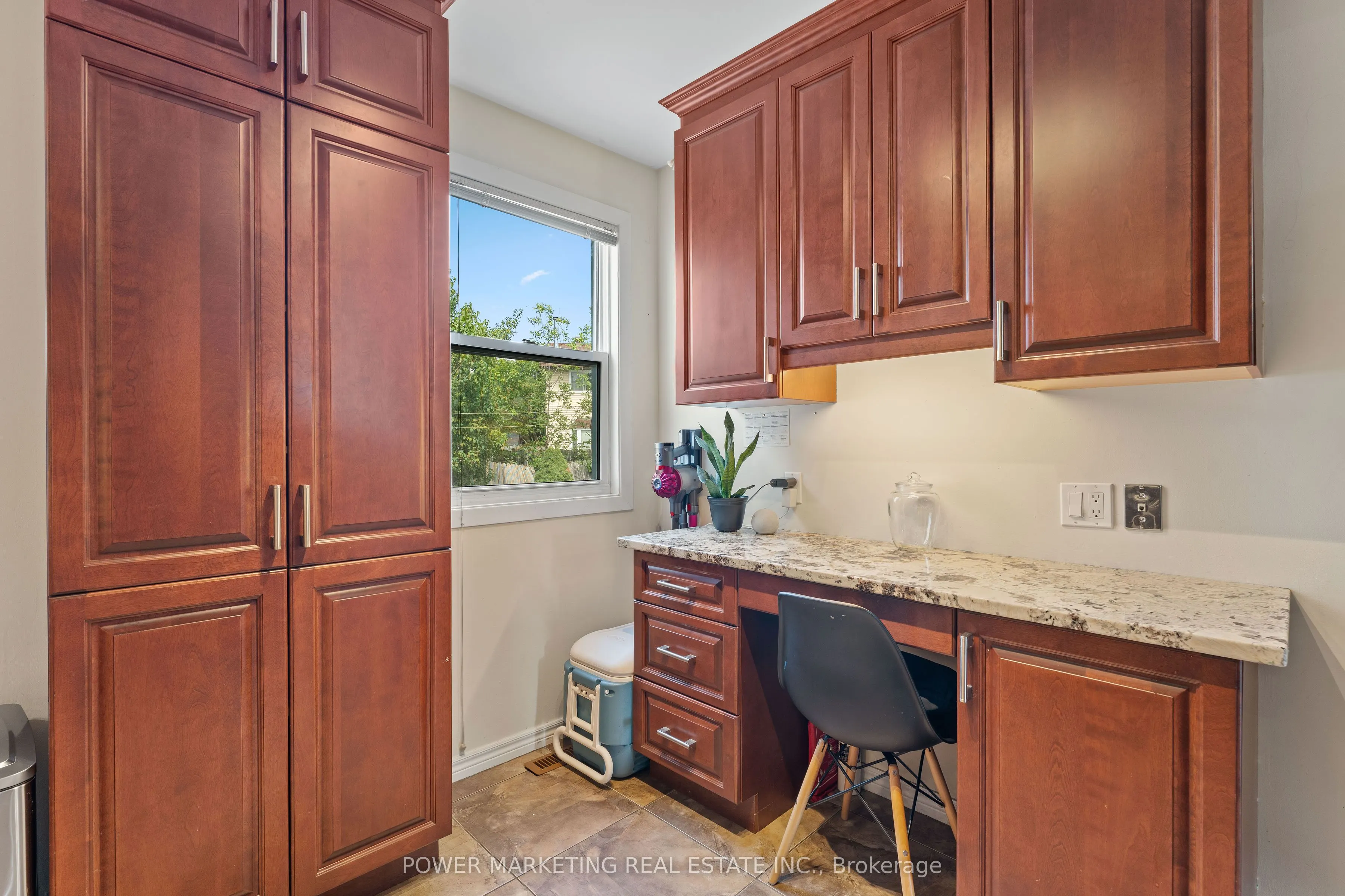 1809 Chopin Place
