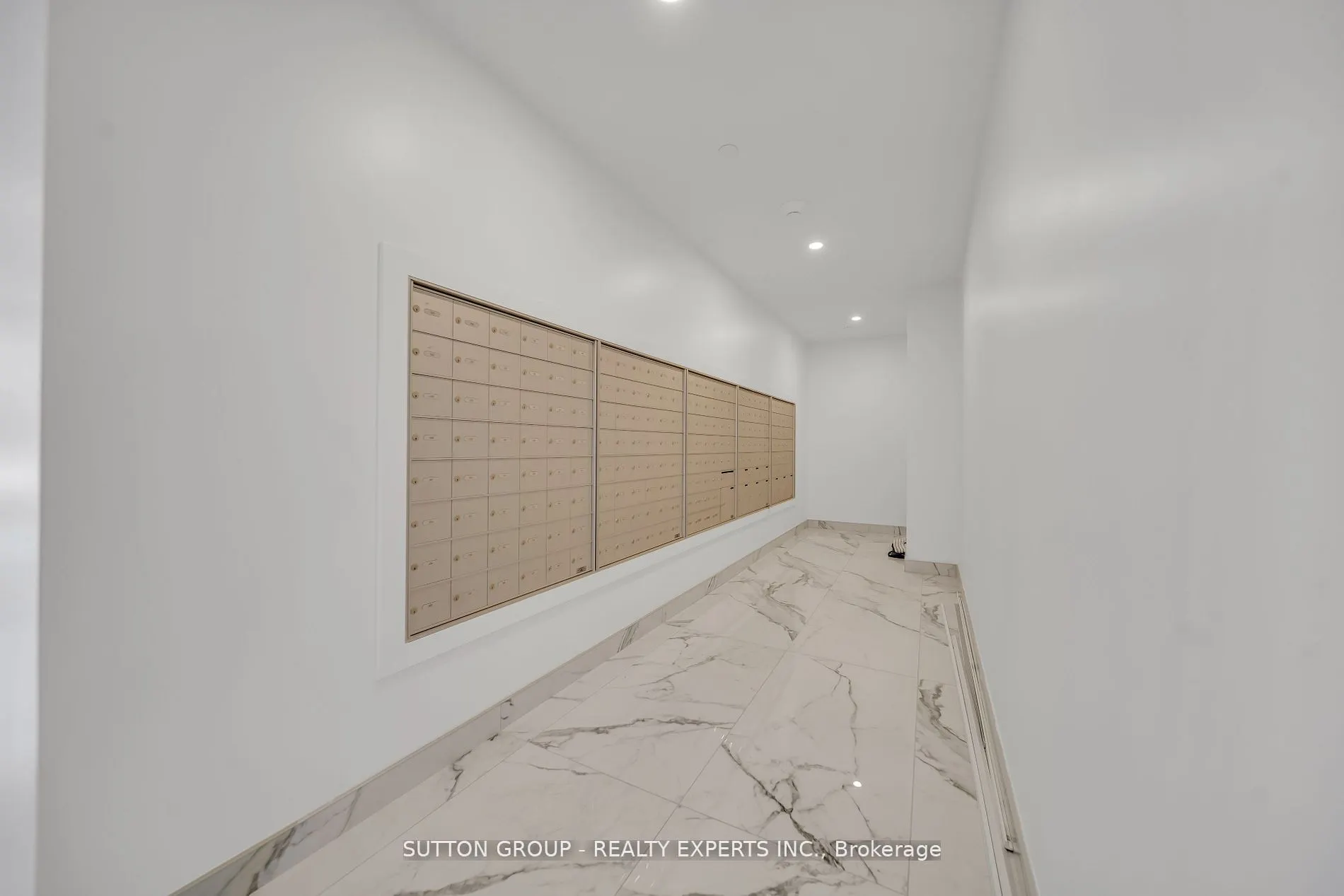 401 shellard Lane, #826