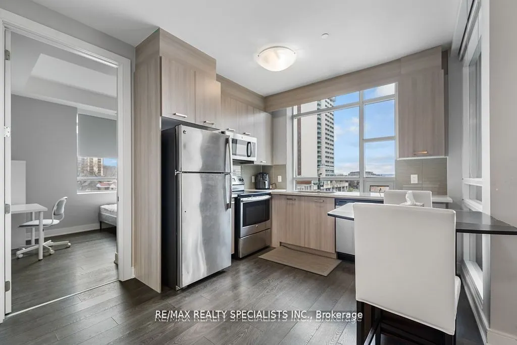 150 Main Street W, #503