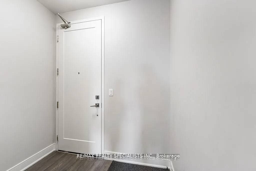 150 Main Street W, #503