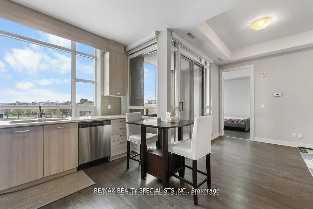 150 Main Street W, #503