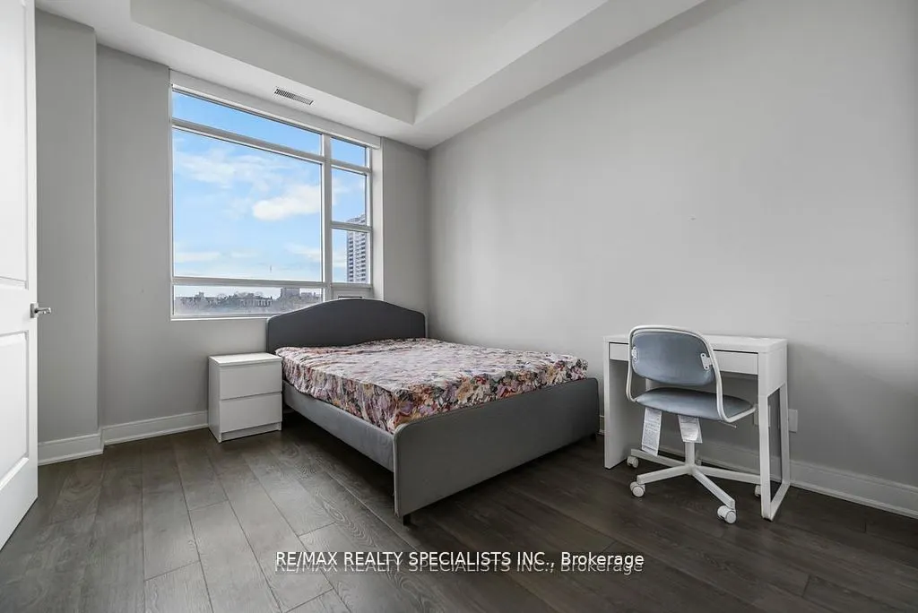 150 Main Street W, #503