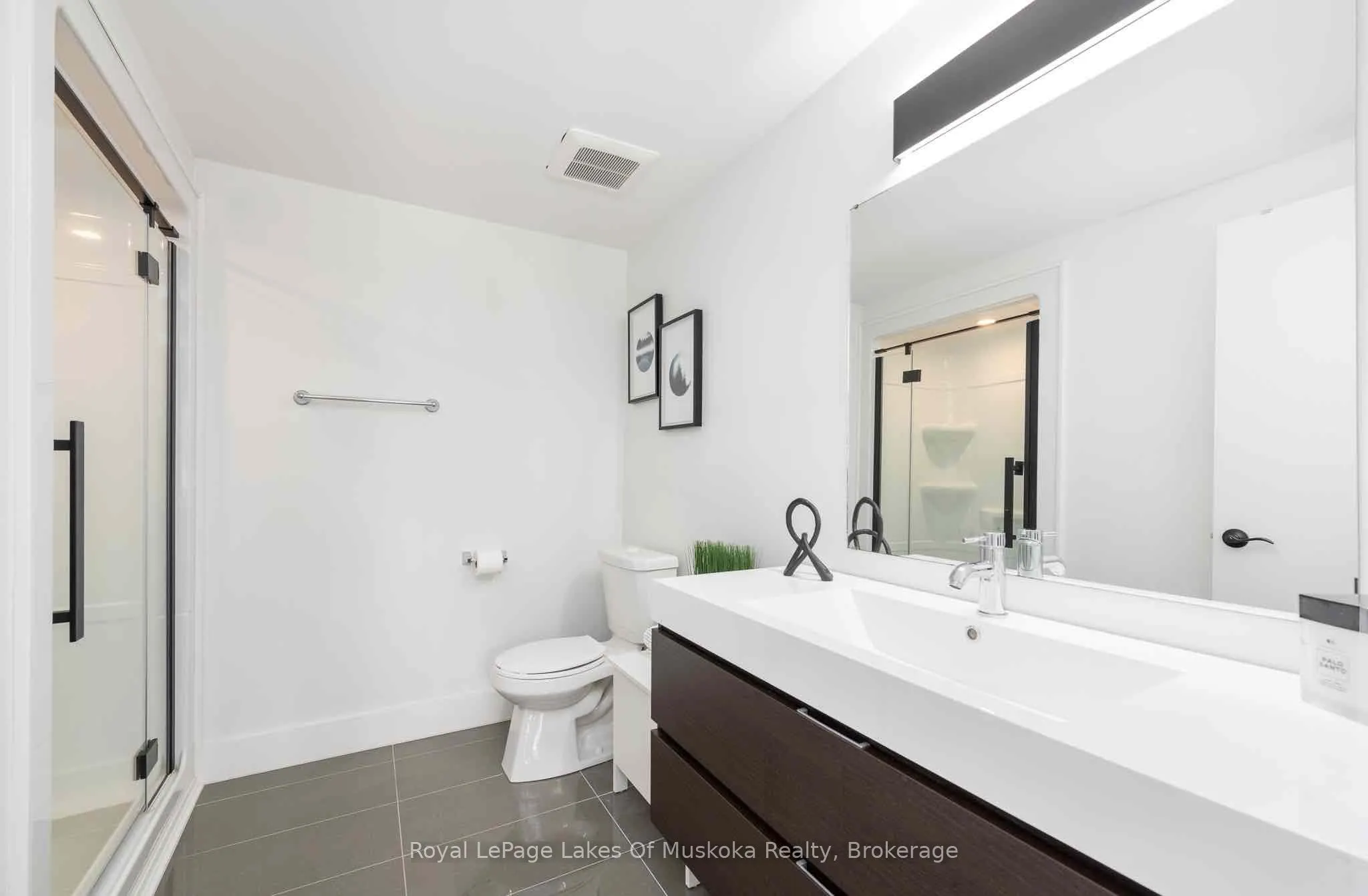 3 TREE TOPS Lane, #102