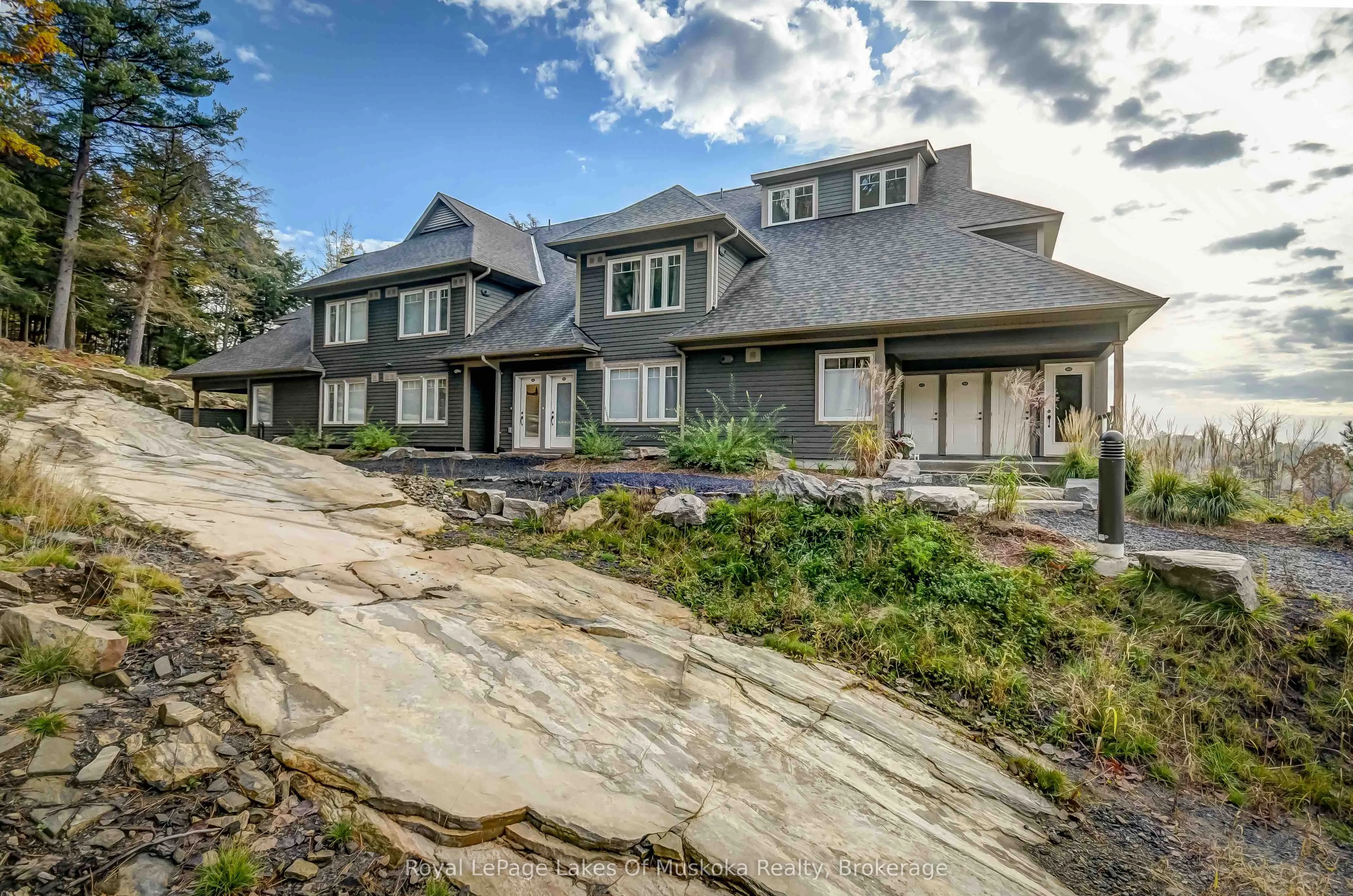 3 TREE TOPS Lane, #102