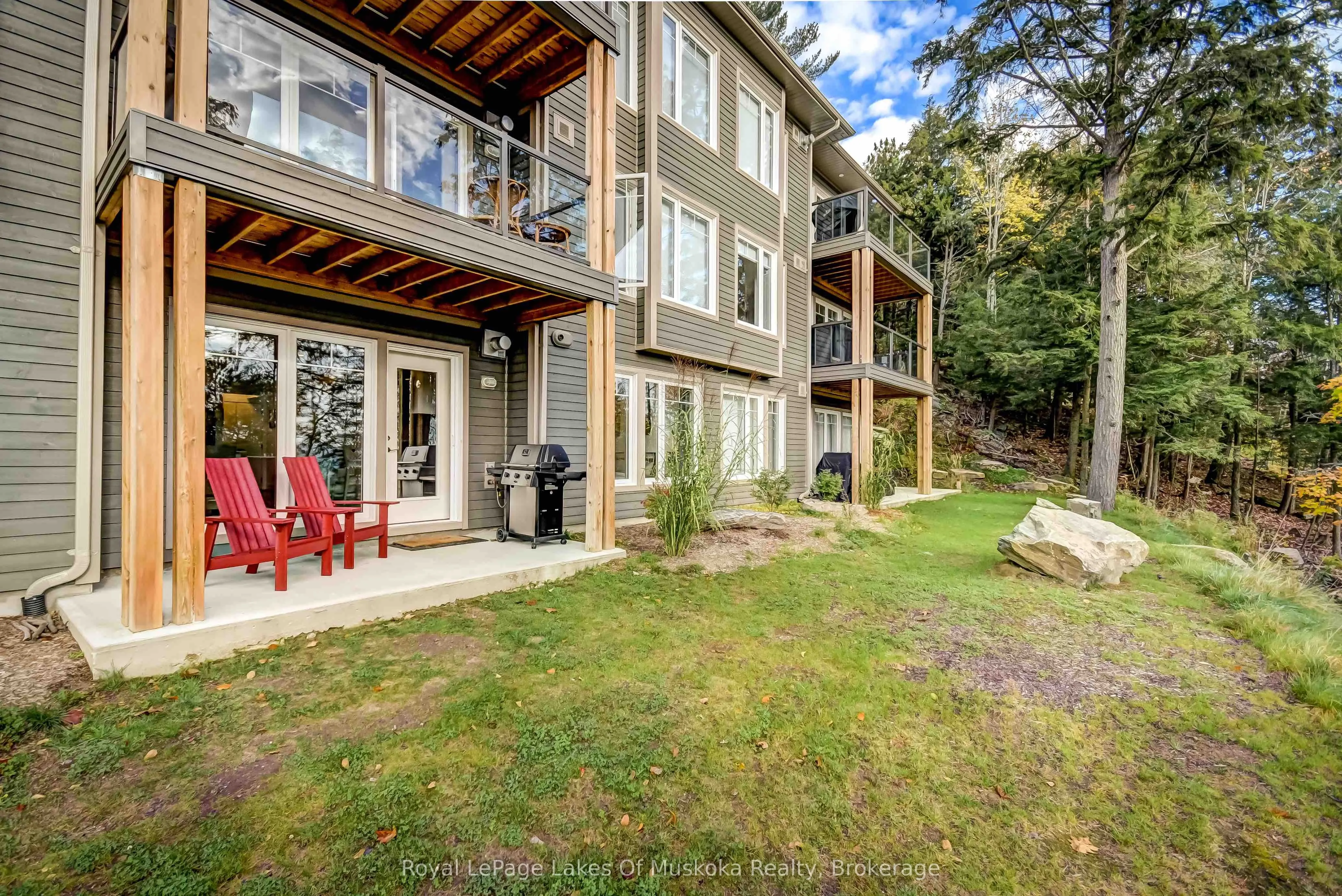 3 TREE TOPS Lane, #102
