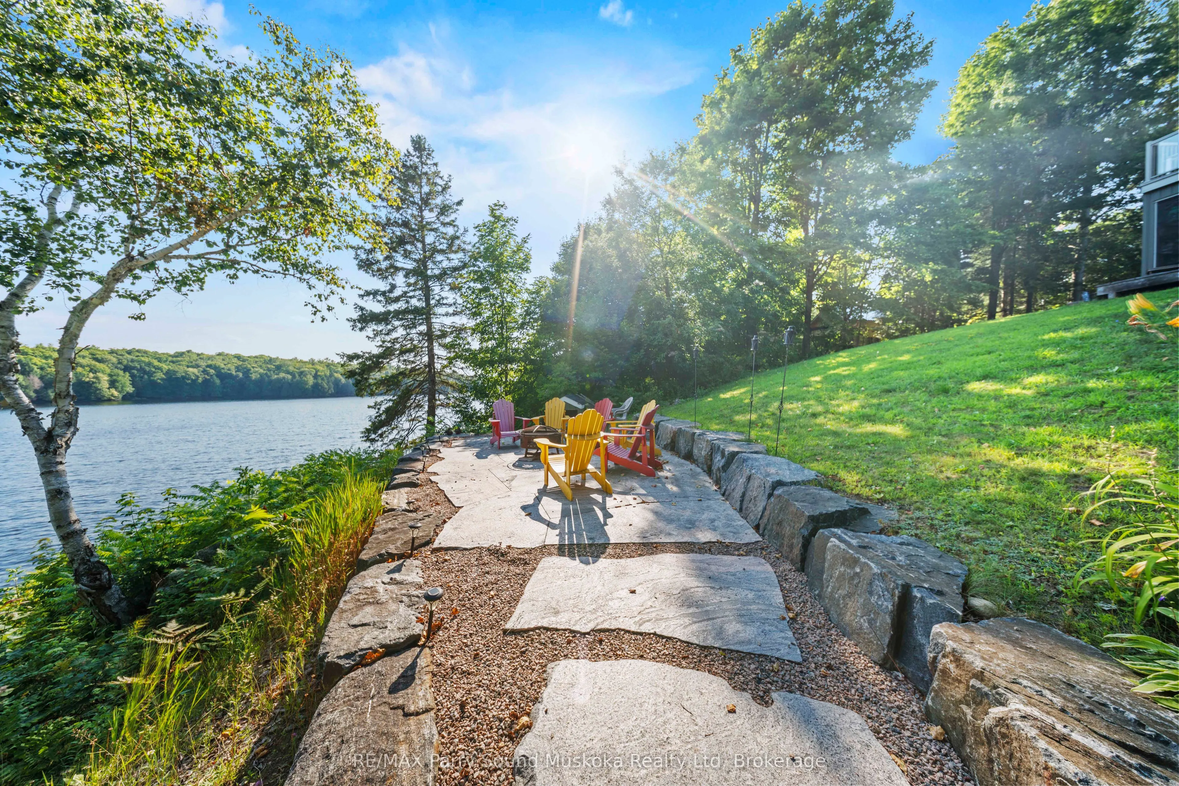 16 Golden Horseshoe Lane