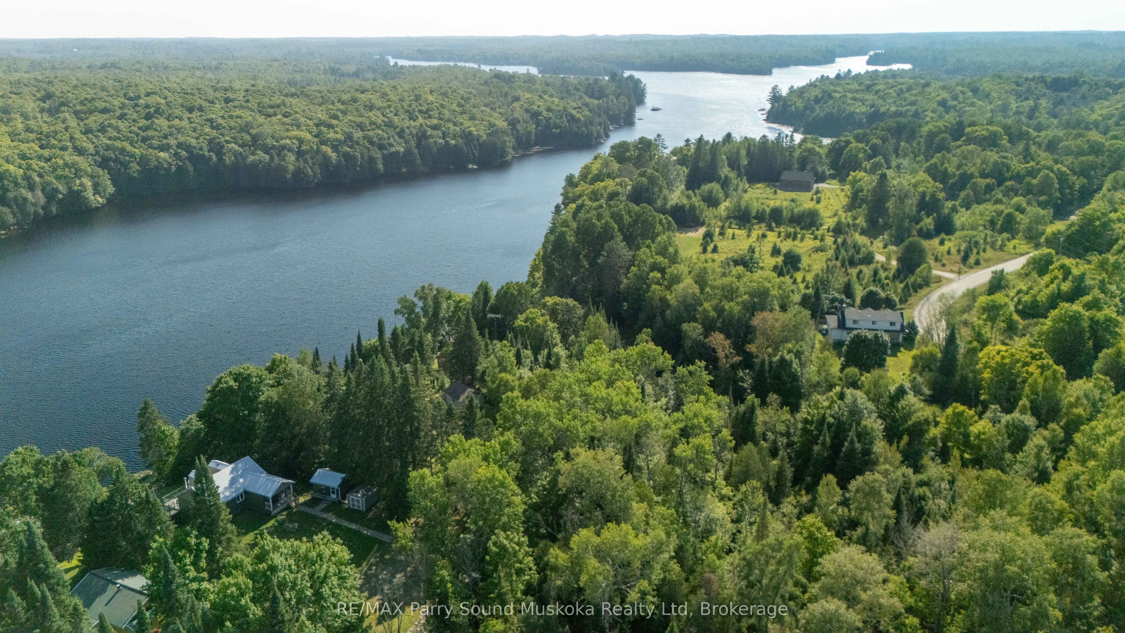 16 Golden Horseshoe Lane